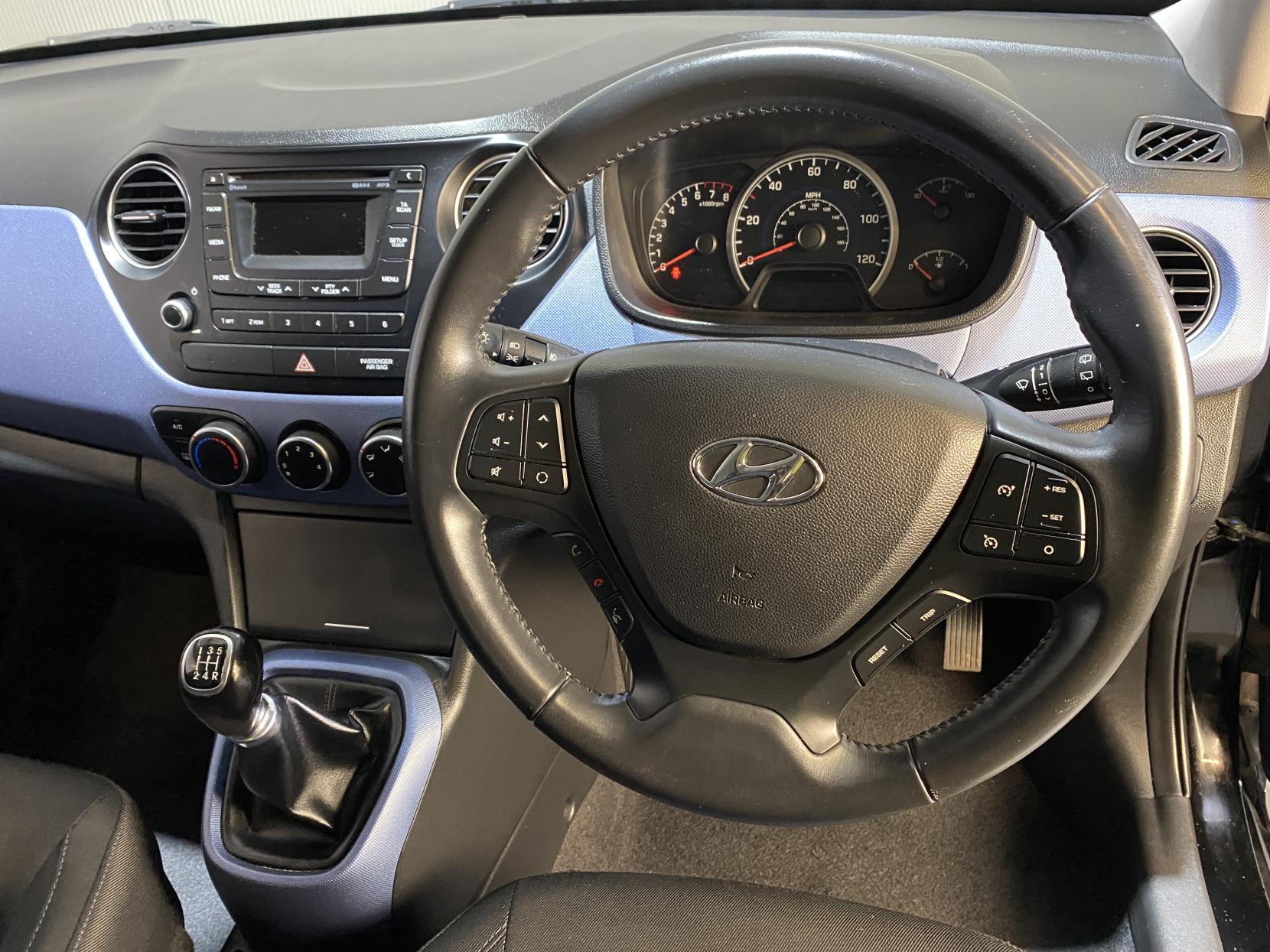 Hyundai i10 1.0 Premium Hatchback 5dr Petrol Manual Euro 5 (66 ps)