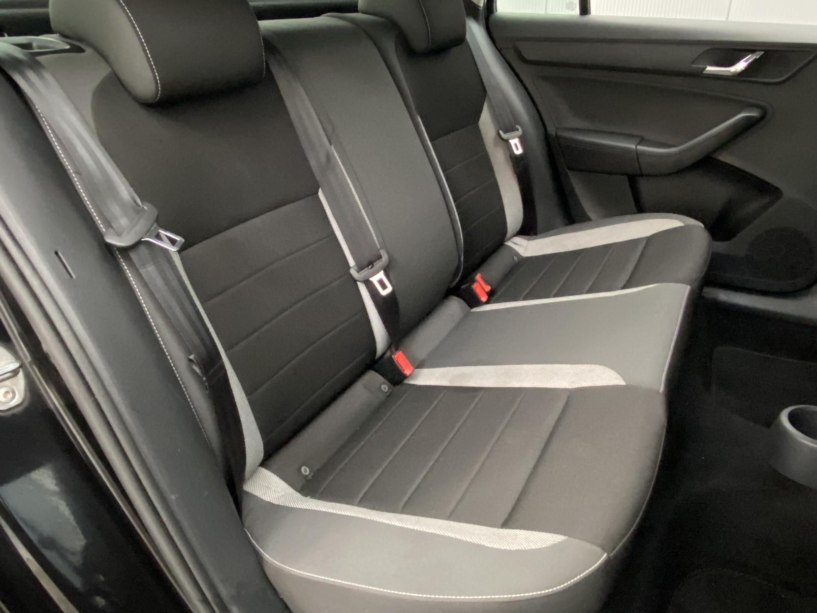 Skoda Rapid Spaceback 1.6 TDI SE Tech Hatchback 5dr Diesel Manual Euro 6 (s/s) (115 ps)