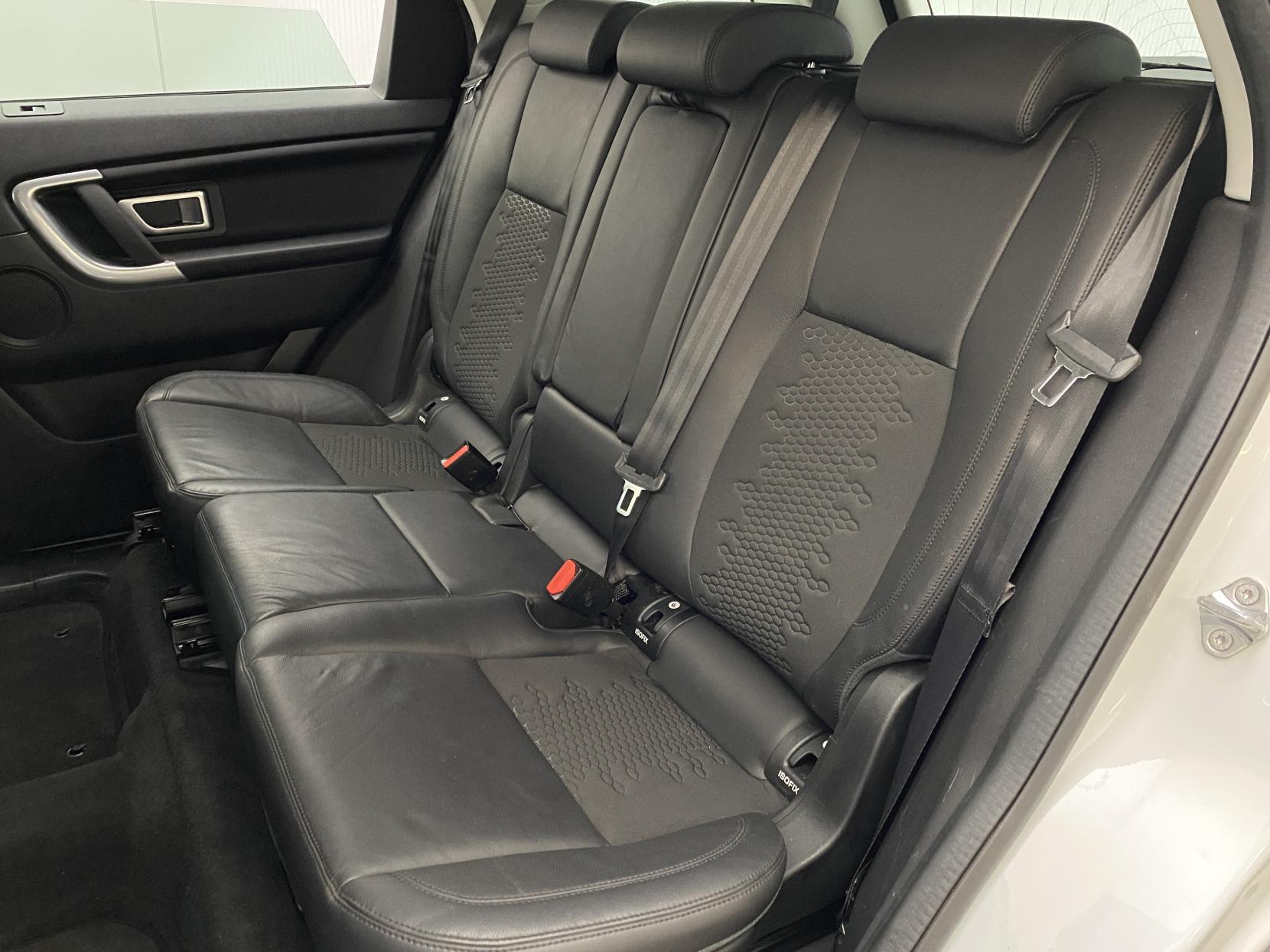 Land Rover Discovery Sport 2.0 TD4 SE Tech SUV 5dr Diesel Manual 4WD Euro 6 (s/s) (180 ps)