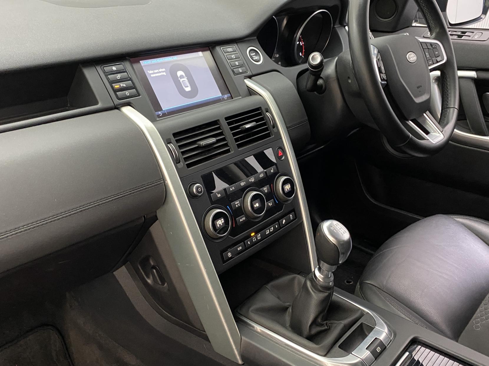 Land Rover Discovery Sport 2.0 TD4 SE Tech SUV 5dr Diesel Manual 4WD Euro 6 (s/s) (180 ps)
