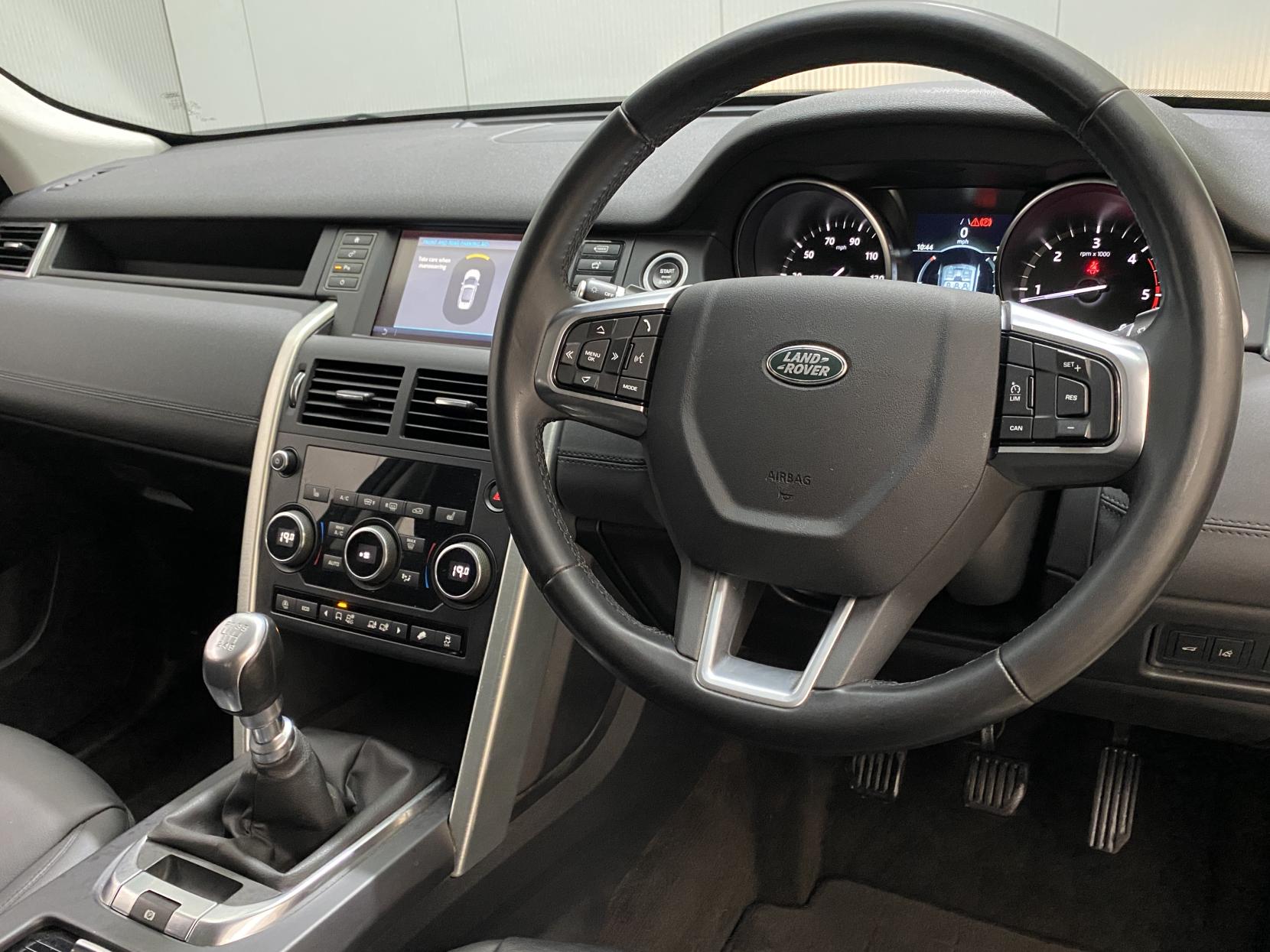 Land Rover Discovery Sport 2.0 TD4 SE Tech SUV 5dr Diesel Manual 4WD Euro 6 (s/s) (180 ps)