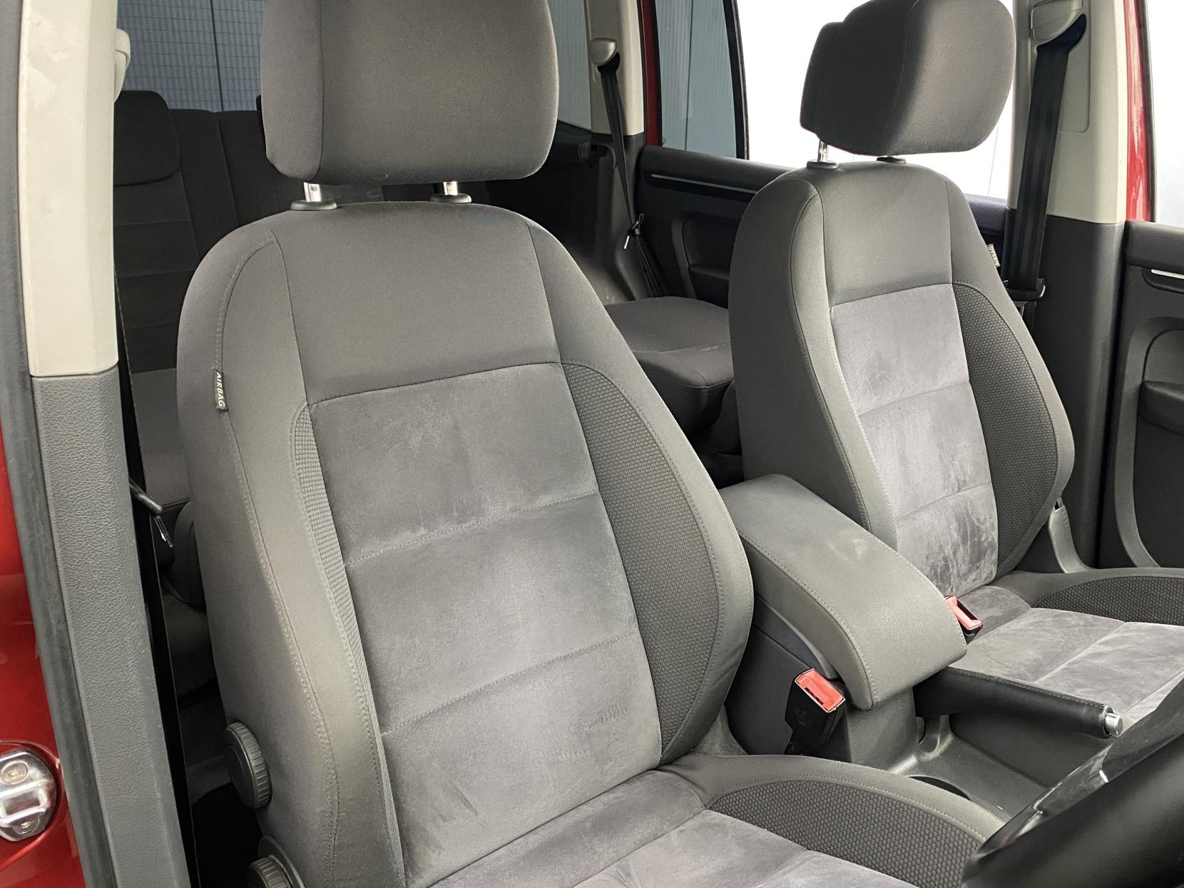 Volkswagen Touran 1.4 TSI SE MPV 5dr Petrol DSG Euro 5 (140 ps)