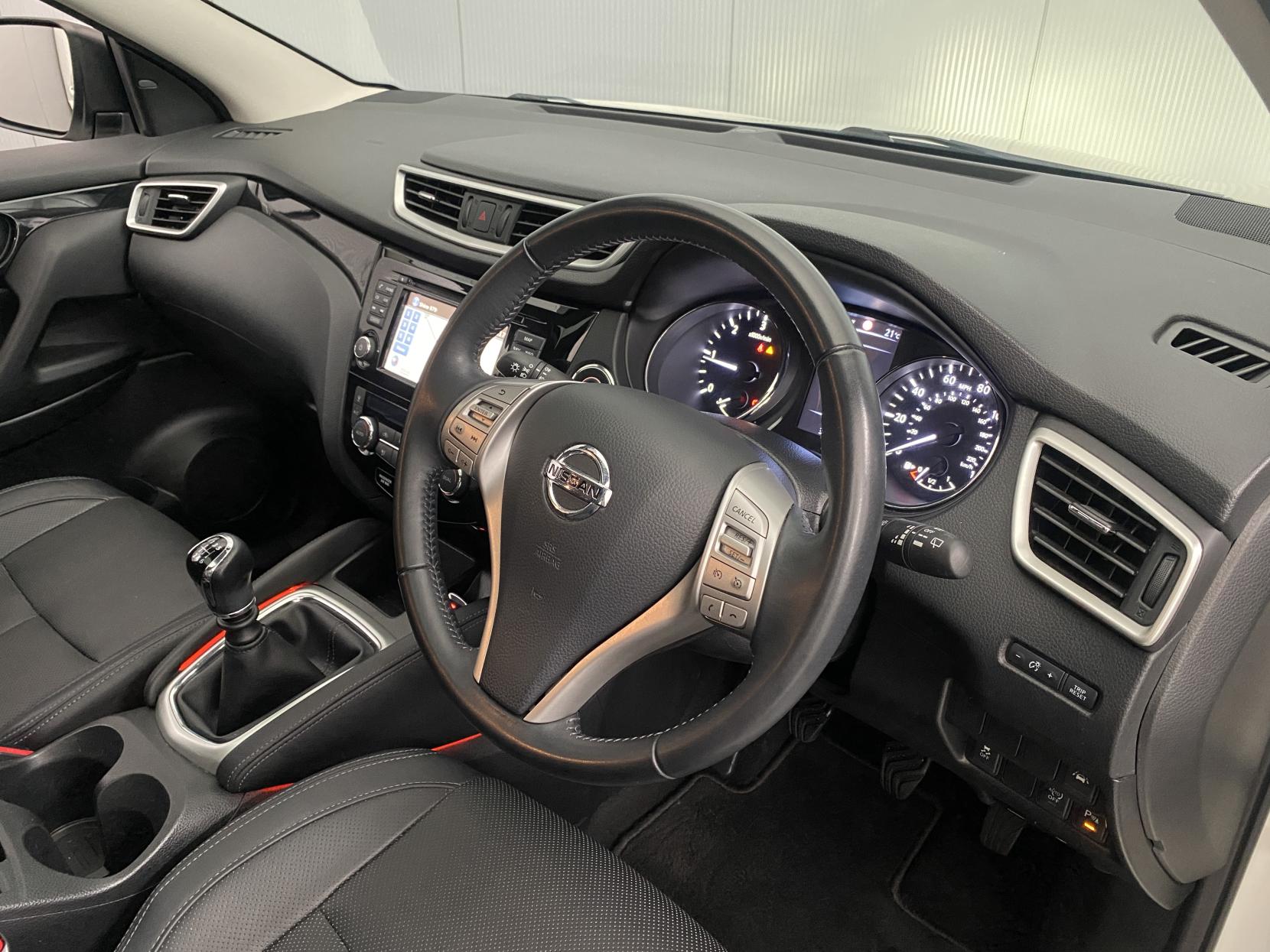 Nissan Qashqai 1.5 dCi Tekna SUV 5dr Diesel Manual 2WD Euro 6 (s/s) (110 ps)