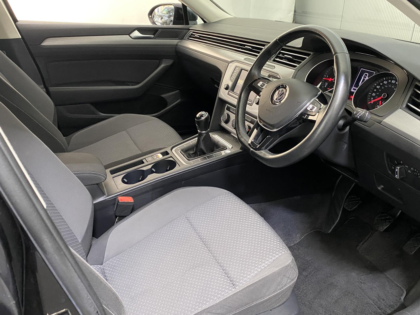 Volkswagen Passat 1.6 TDI BlueMotion Tech S Estate 5dr Diesel Manual Euro 6 (s/s) (120 ps)