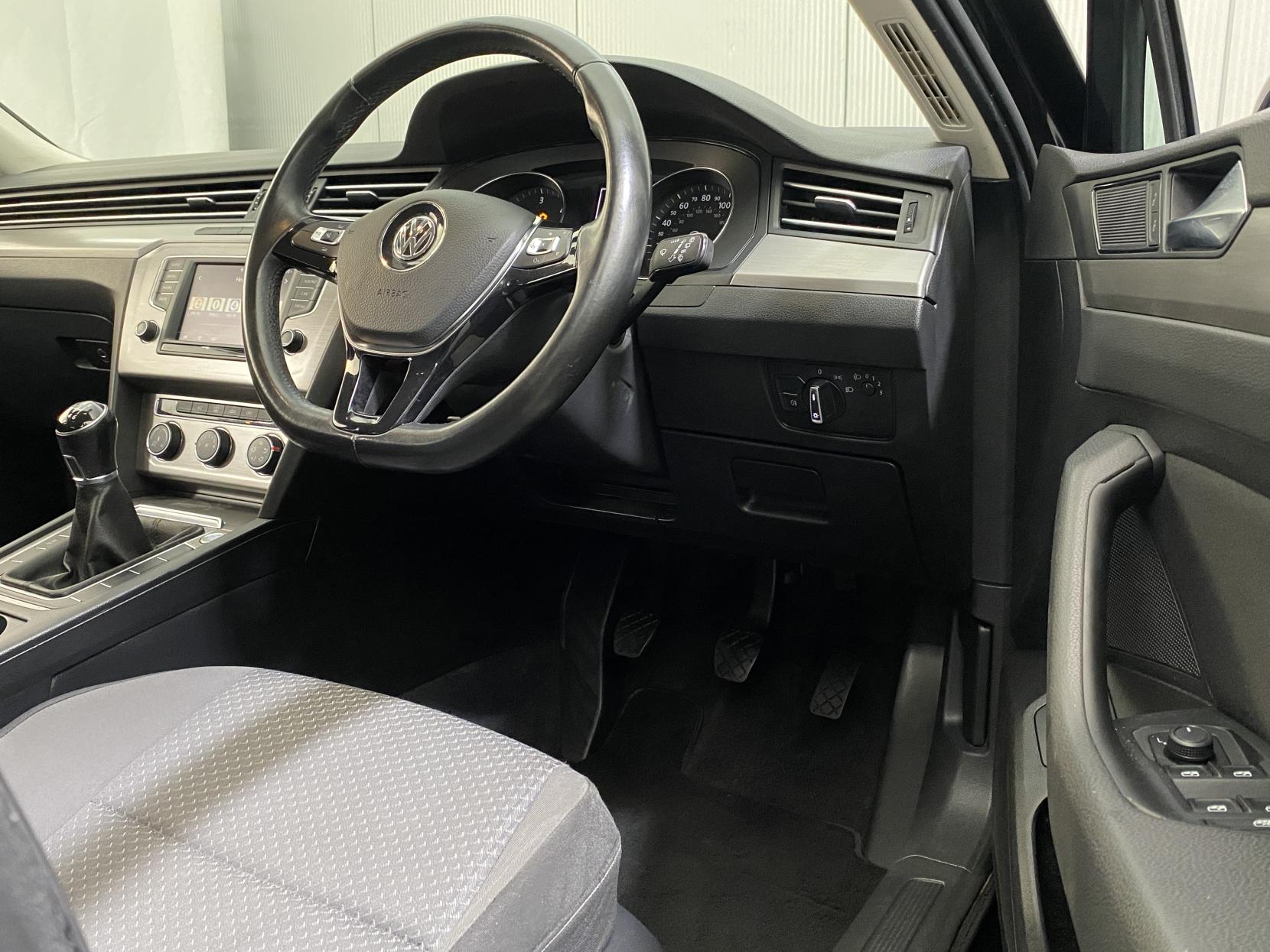 Volkswagen Passat 1.6 TDI BlueMotion Tech S Estate 5dr Diesel Manual Euro 6 (s/s) (120 ps)