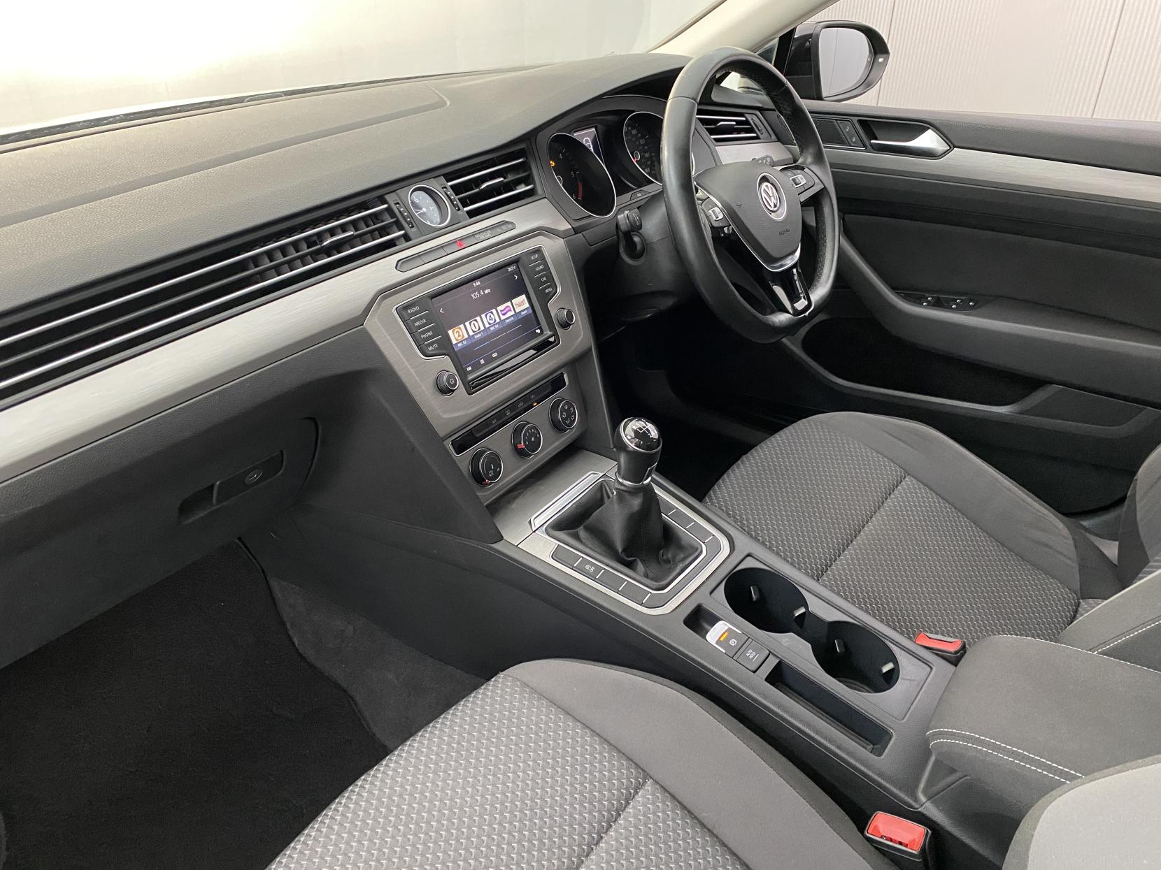 Volkswagen Passat 1.6 TDI BlueMotion Tech S Estate 5dr Diesel Manual Euro 6 (s/s) (120 ps)