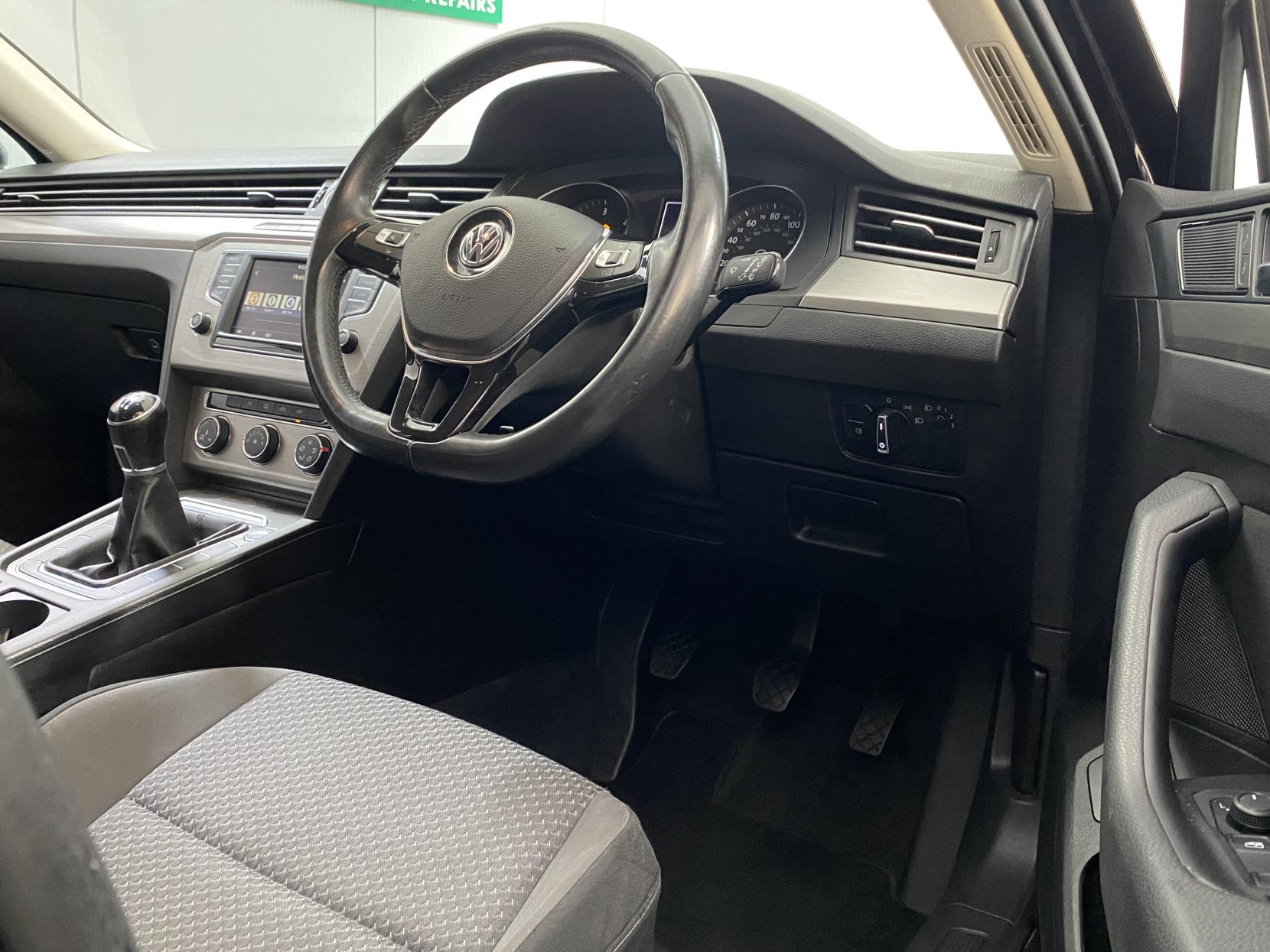 Volkswagen Passat 1.6 TDI BlueMotion Tech S Estate 5dr Diesel Manual Euro 6 (s/s) (120 ps)