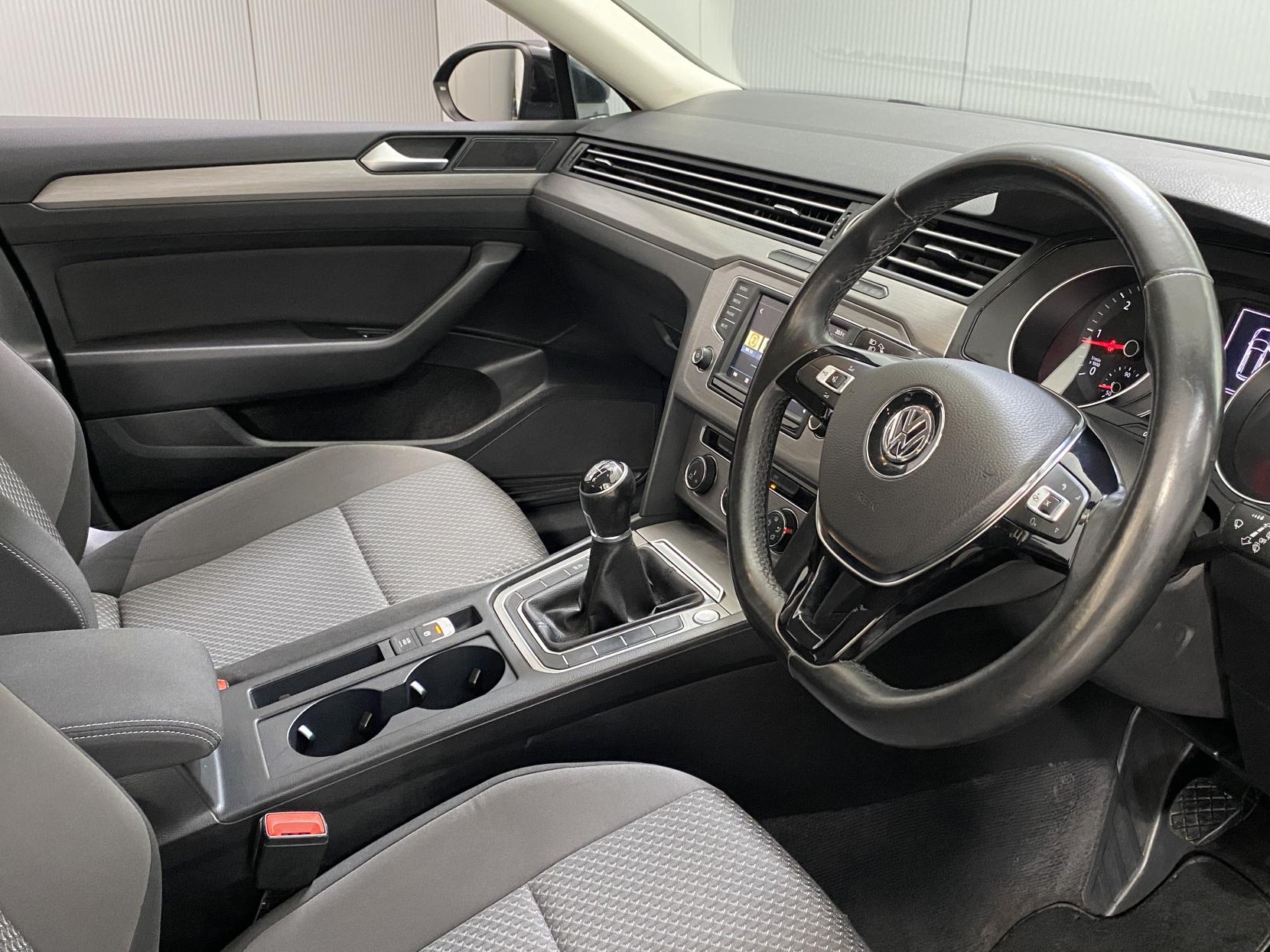 Volkswagen Passat 1.6 TDI BlueMotion Tech S Estate 5dr Diesel Manual Euro 6 (s/s) (120 ps)