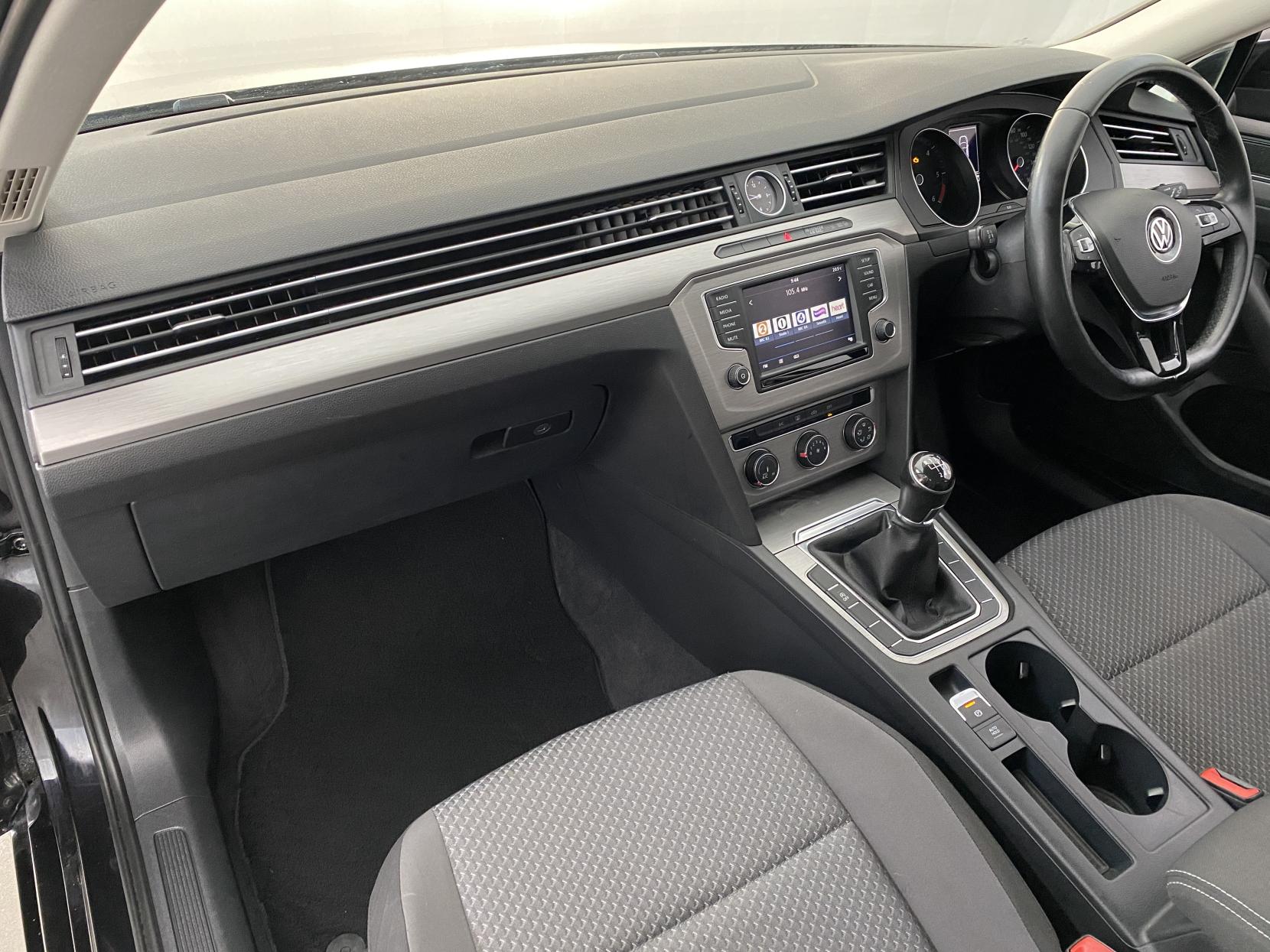 Volkswagen Passat 1.6 TDI BlueMotion Tech S Estate 5dr Diesel Manual Euro 6 (s/s) (120 ps)