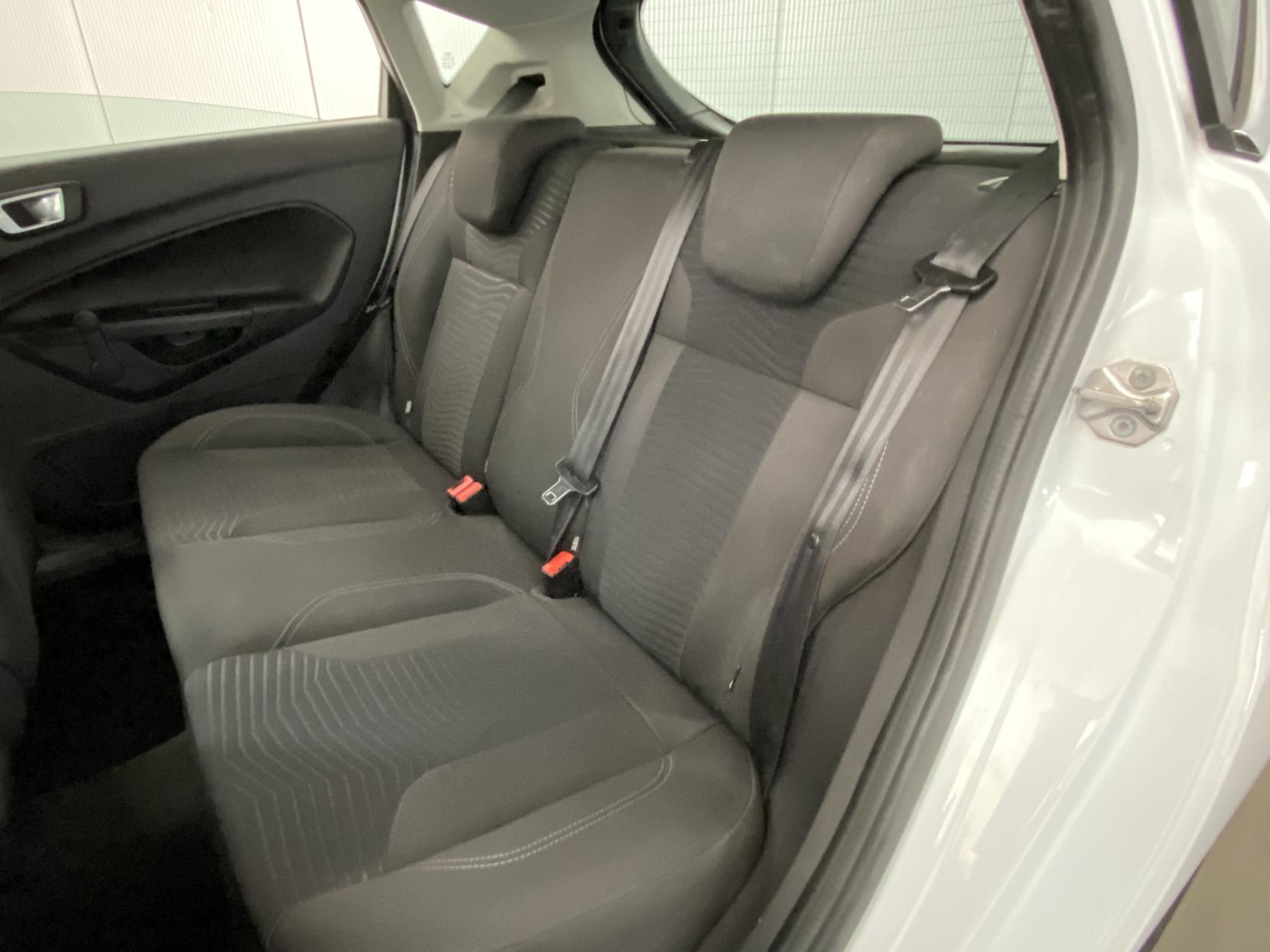 Ford Fiesta 1.25 Zetec Hatchback 5dr Petrol Manual Euro 5 (82 ps)