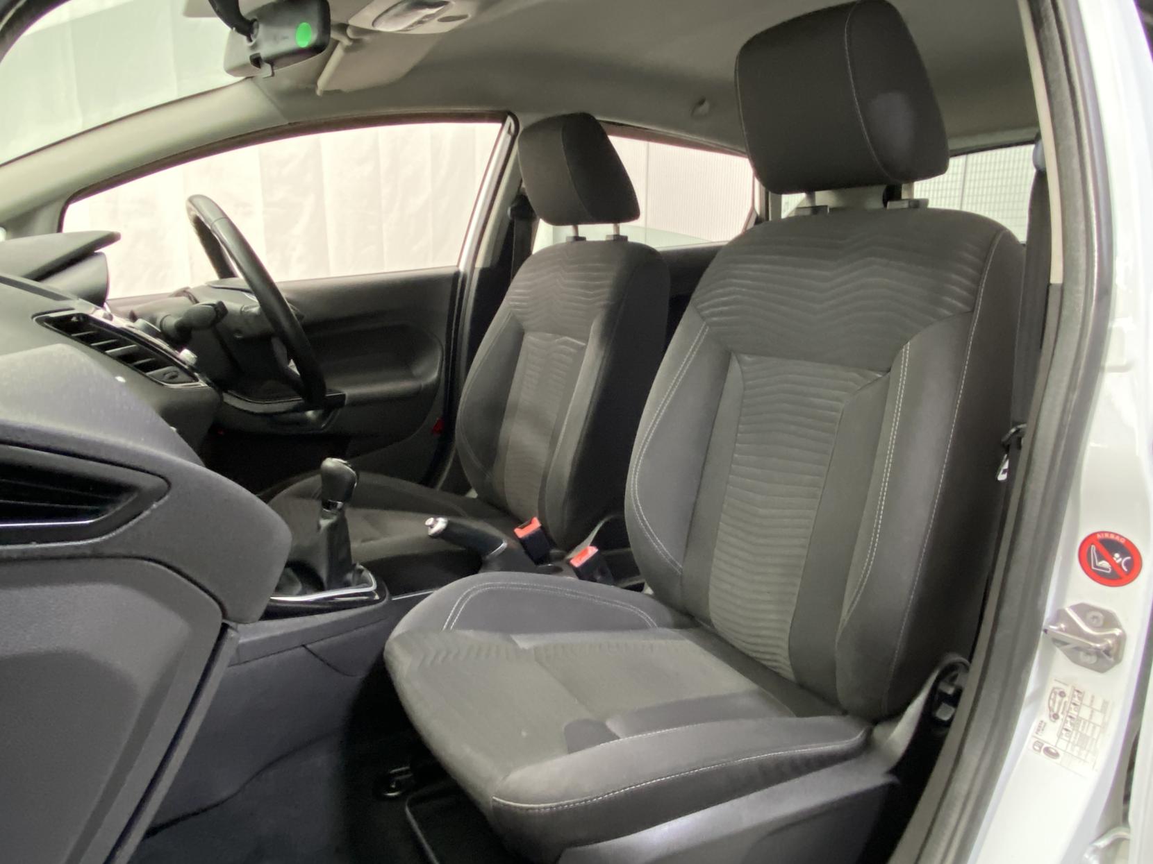 Ford Fiesta 1.25 Zetec Hatchback 5dr Petrol Manual Euro 5 (82 ps)