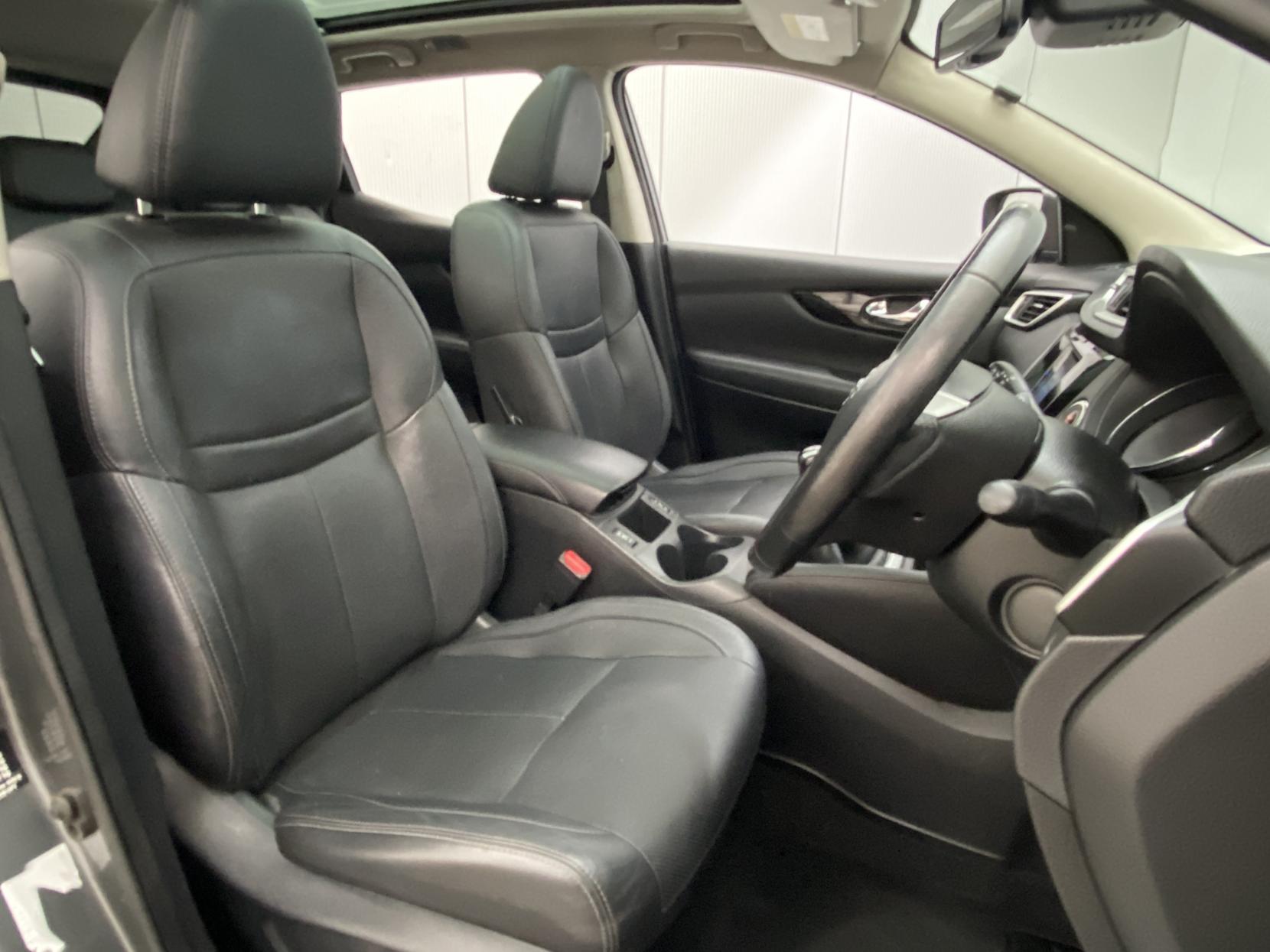 Nissan Qashqai 1.5 dCi Tekna SUV 5dr Diesel Manual 2WD Euro 6 (s/s) (110 ps)