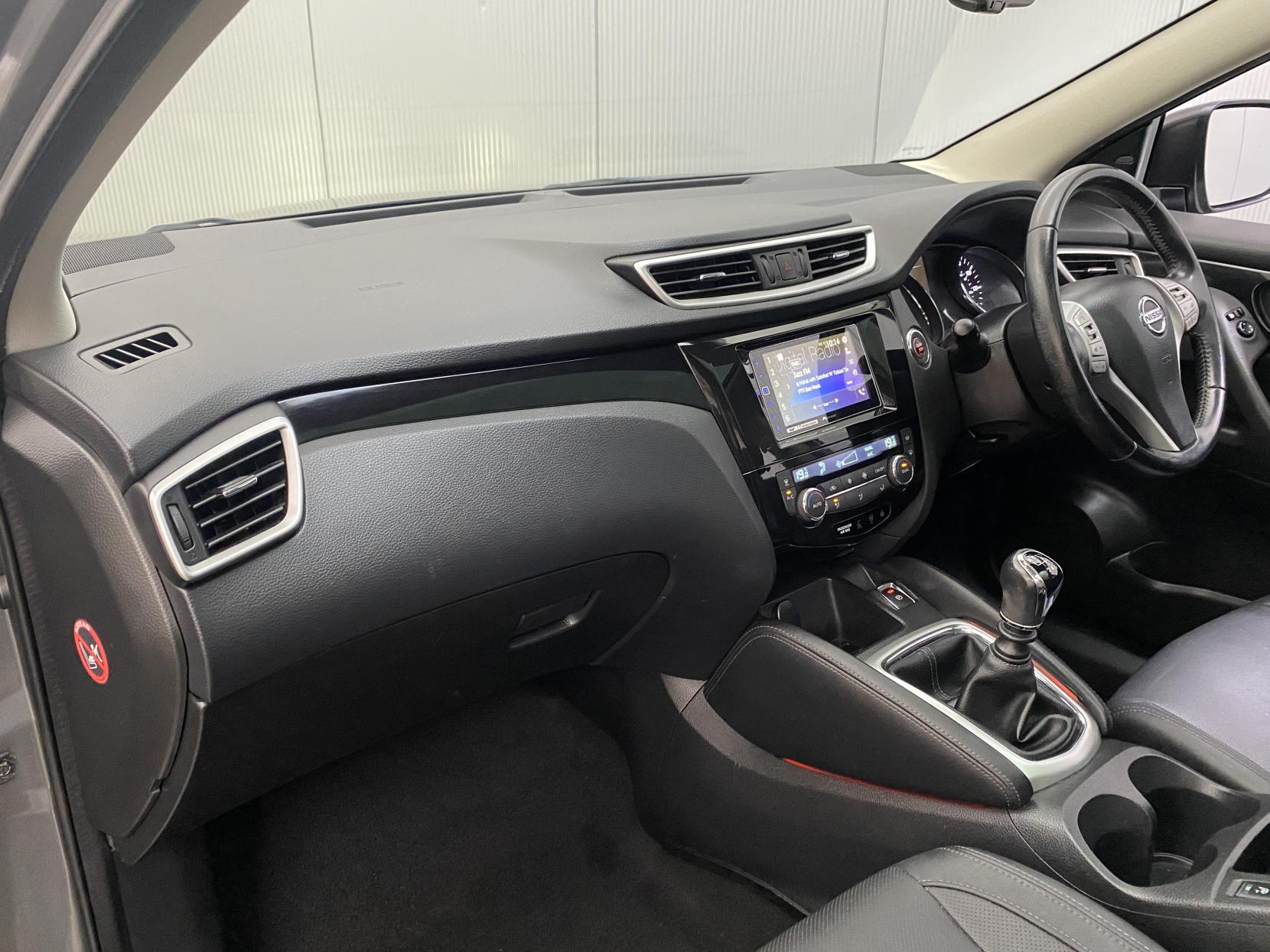Nissan Qashqai 1.5 dCi Tekna SUV 5dr Diesel Manual 2WD Euro 6 (s/s) (110 ps)