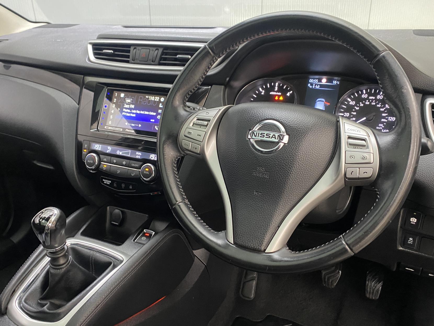 Nissan Qashqai 1.5 dCi Tekna SUV 5dr Diesel Manual 2WD Euro 6 (s/s) (110 ps)