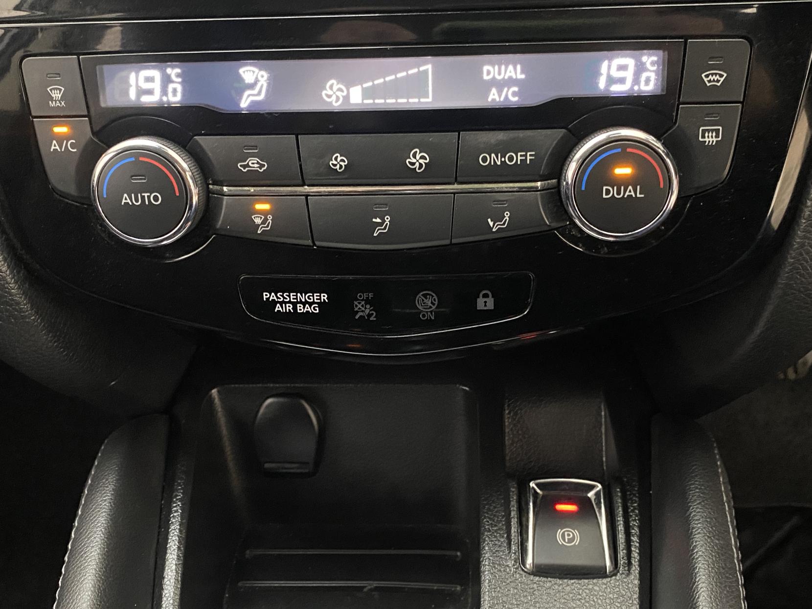 Nissan Qashqai 1.5 dCi Tekna SUV 5dr Diesel Manual 2WD Euro 6 (s/s) (110 ps)