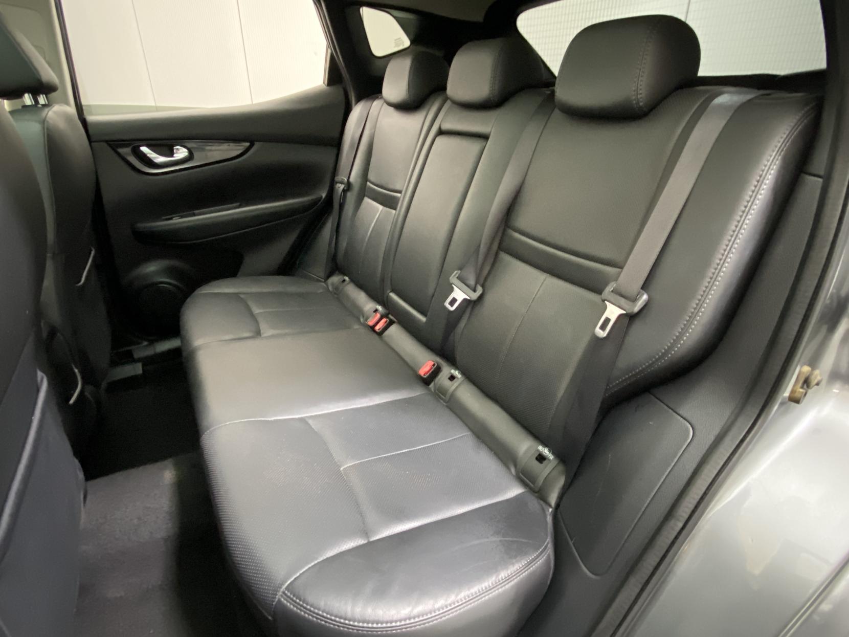 Nissan Qashqai 1.5 dCi Tekna SUV 5dr Diesel Manual 2WD Euro 6 (s/s) (110 ps)