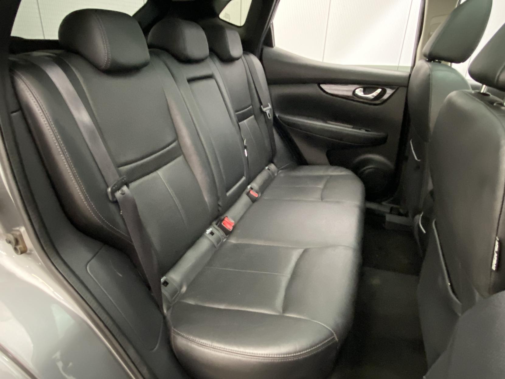 Nissan Qashqai 1.5 dCi Tekna SUV 5dr Diesel Manual 2WD Euro 6 (s/s) (110 ps)