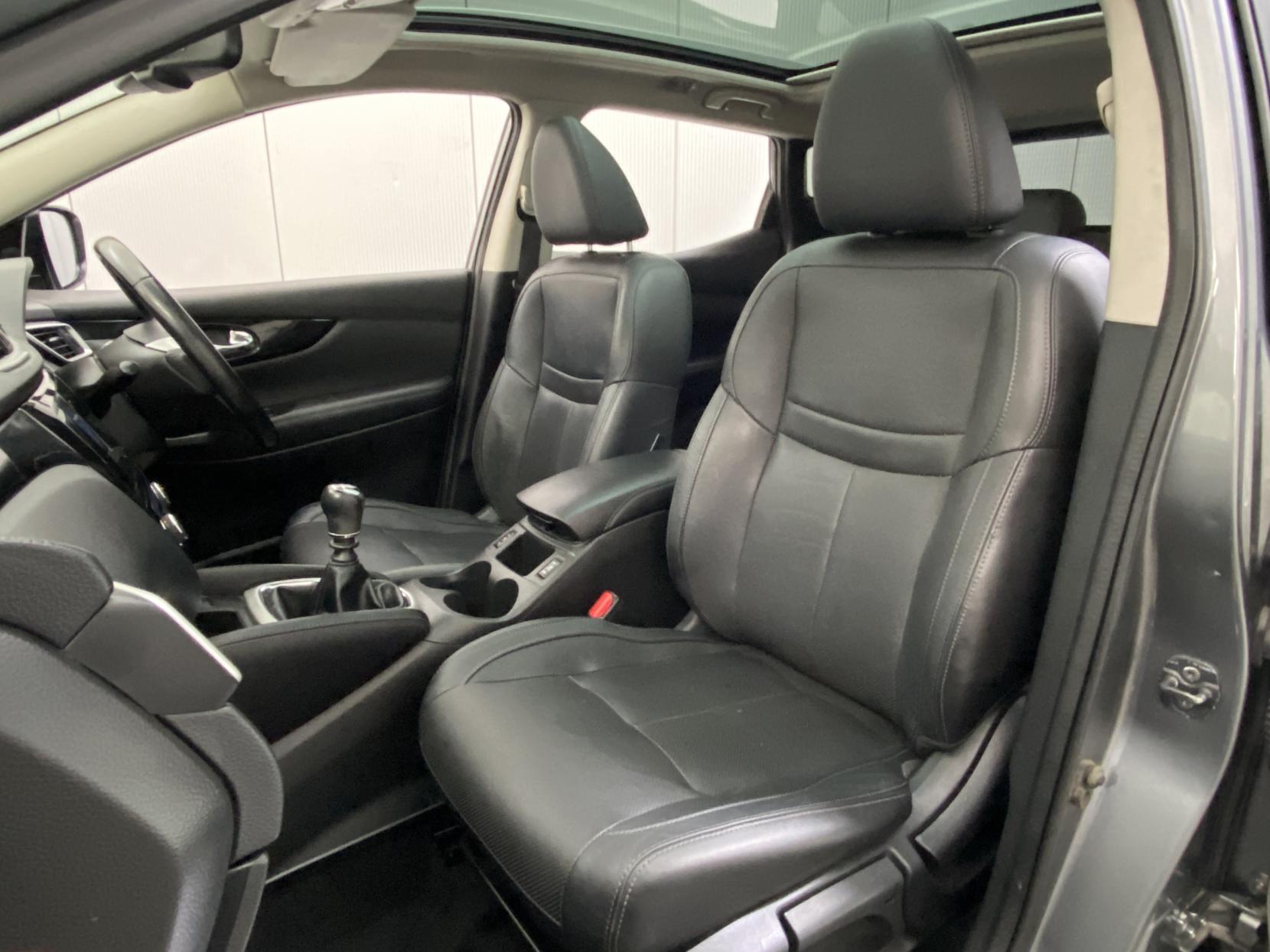 Nissan Qashqai 1.5 dCi Tekna SUV 5dr Diesel Manual 2WD Euro 6 (s/s) (110 ps)
