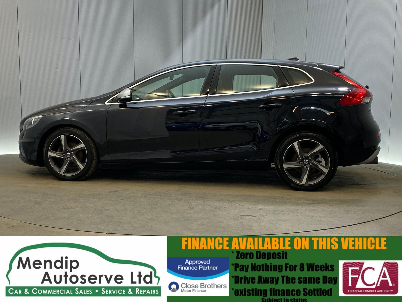 Volvo V40 1.6 D2 R-Design Hatchback 5dr Diesel Manual Euro 5 (s/s) (115 ps)