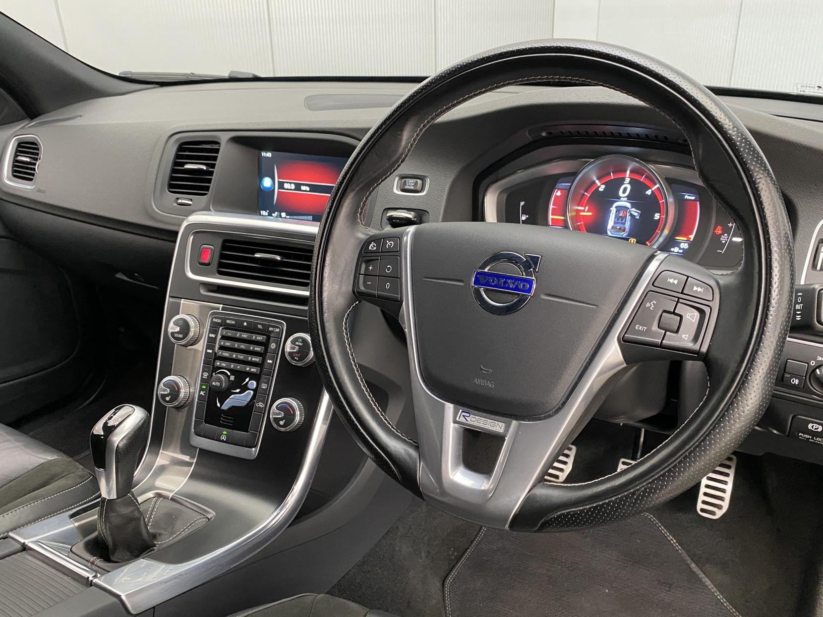 Volvo V60 2.0 D4 R-Design Nav Estate 5dr Diesel Manual Euro 6 (s/s) (181 ps)
