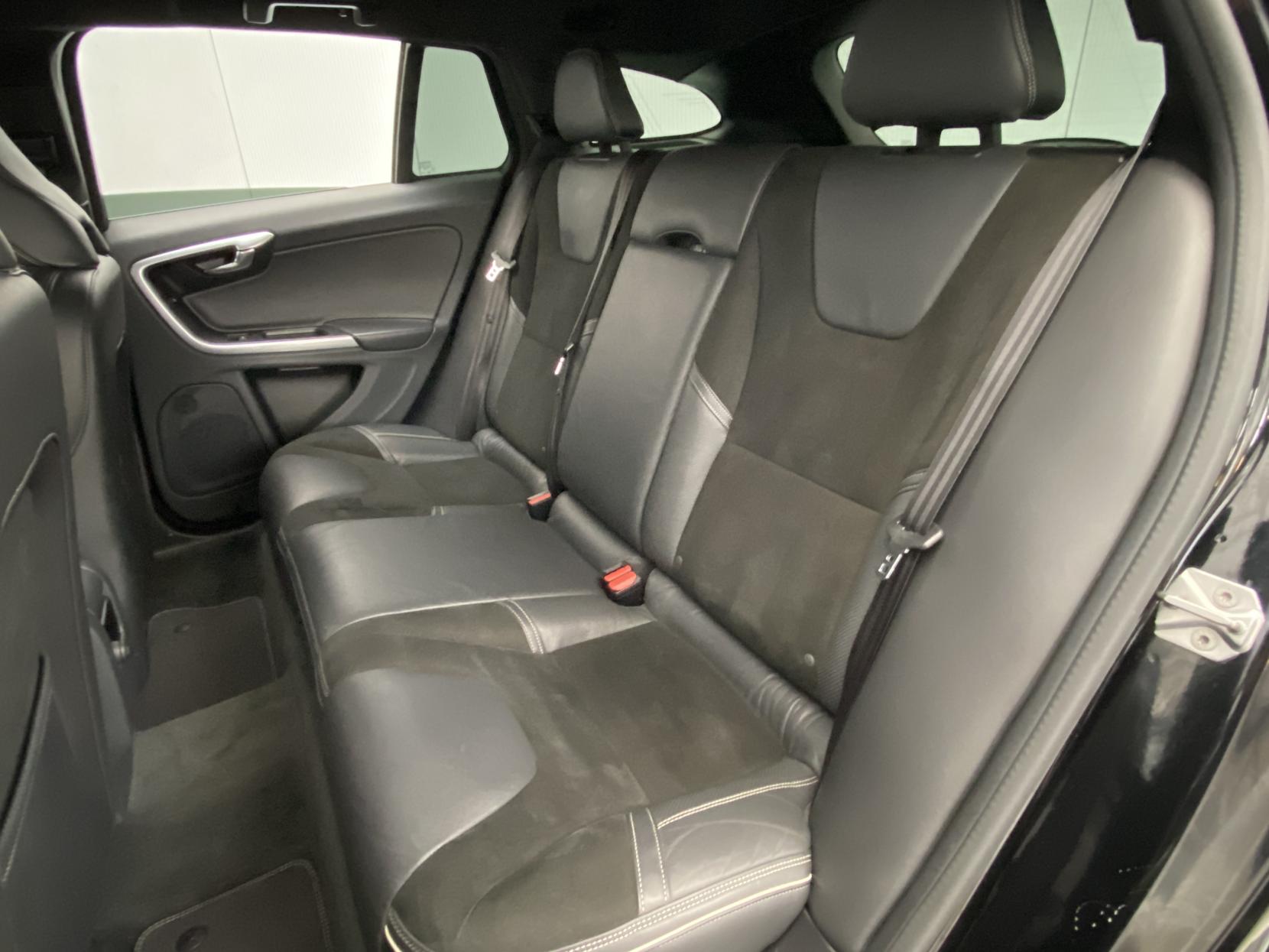 Volvo V60 2.0 D4 R-Design Nav Estate 5dr Diesel Manual Euro 6 (s/s) (181 ps)