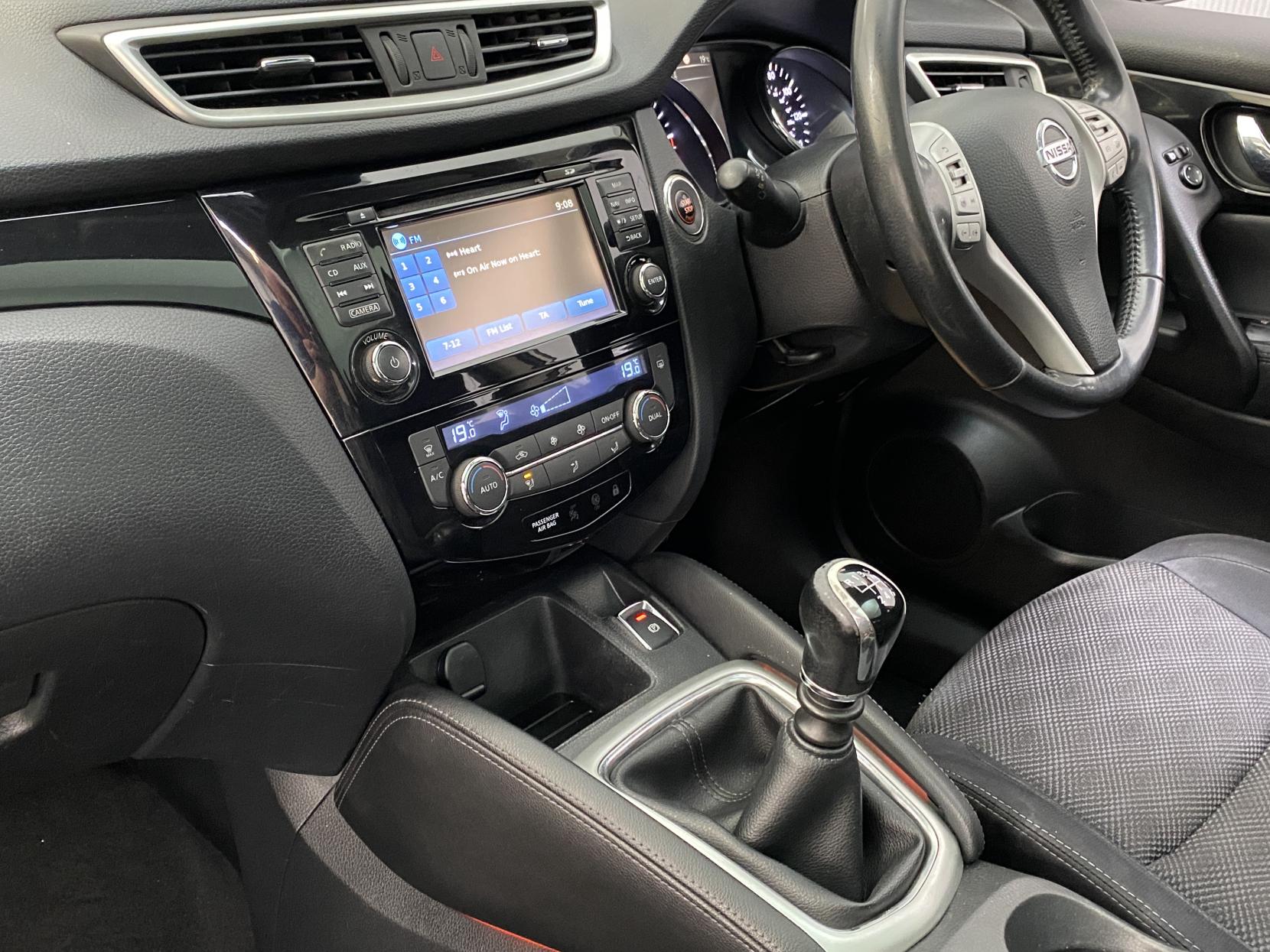 Nissan Qashqai 1.5 dCi N-Connecta SUV 5dr Diesel Manual 2WD Euro 6 (s/s) (110 ps)