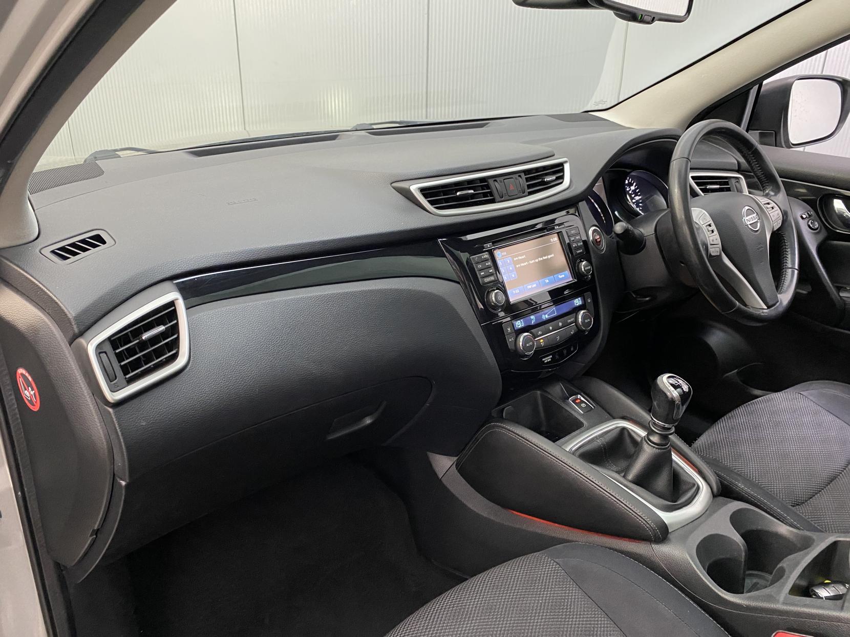 Nissan Qashqai 1.5 dCi N-Connecta SUV 5dr Diesel Manual 2WD Euro 6 (s/s) (110 ps)