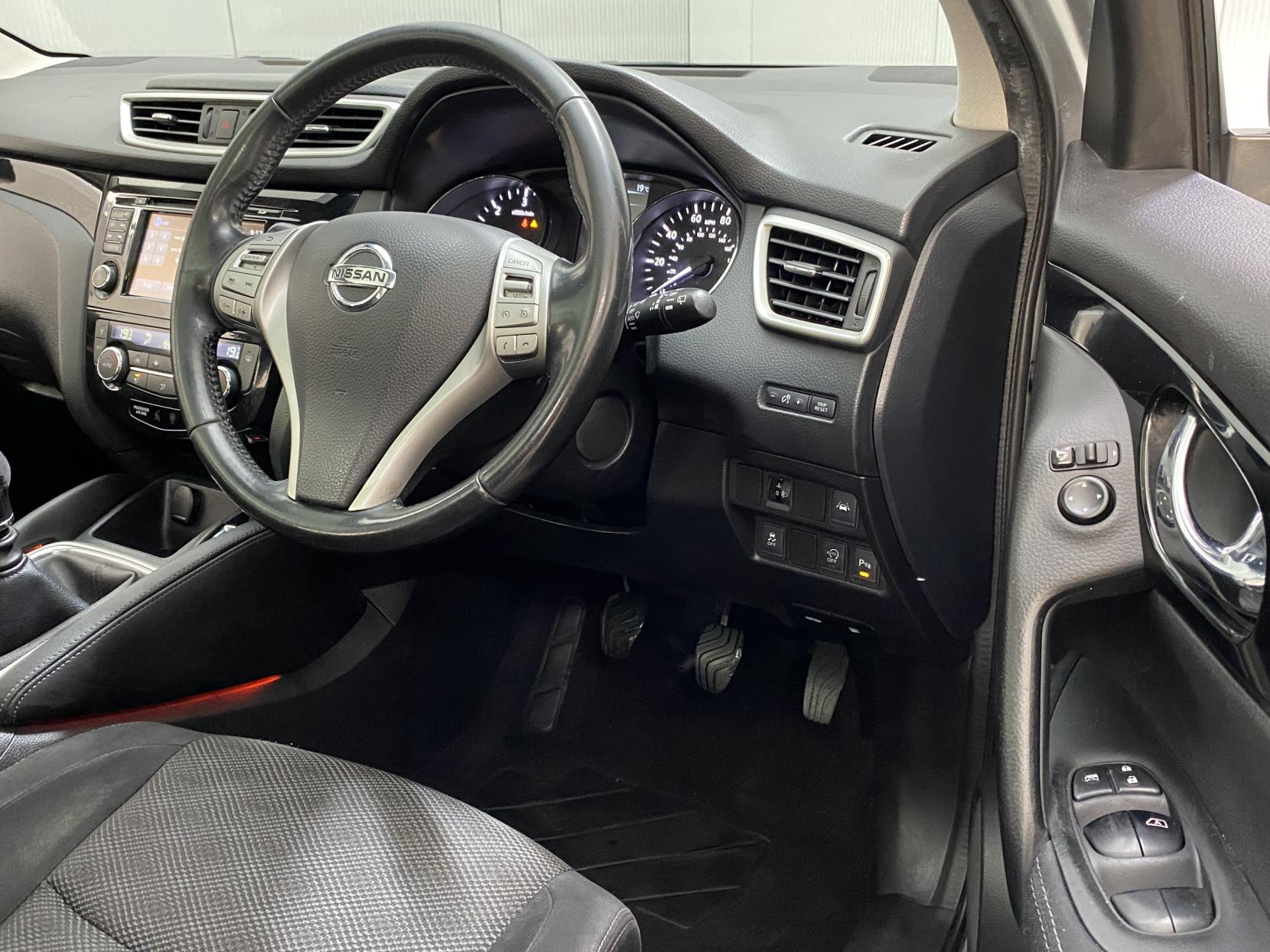 Nissan Qashqai 1.5 dCi N-Connecta SUV 5dr Diesel Manual 2WD Euro 6 (s/s) (110 ps)
