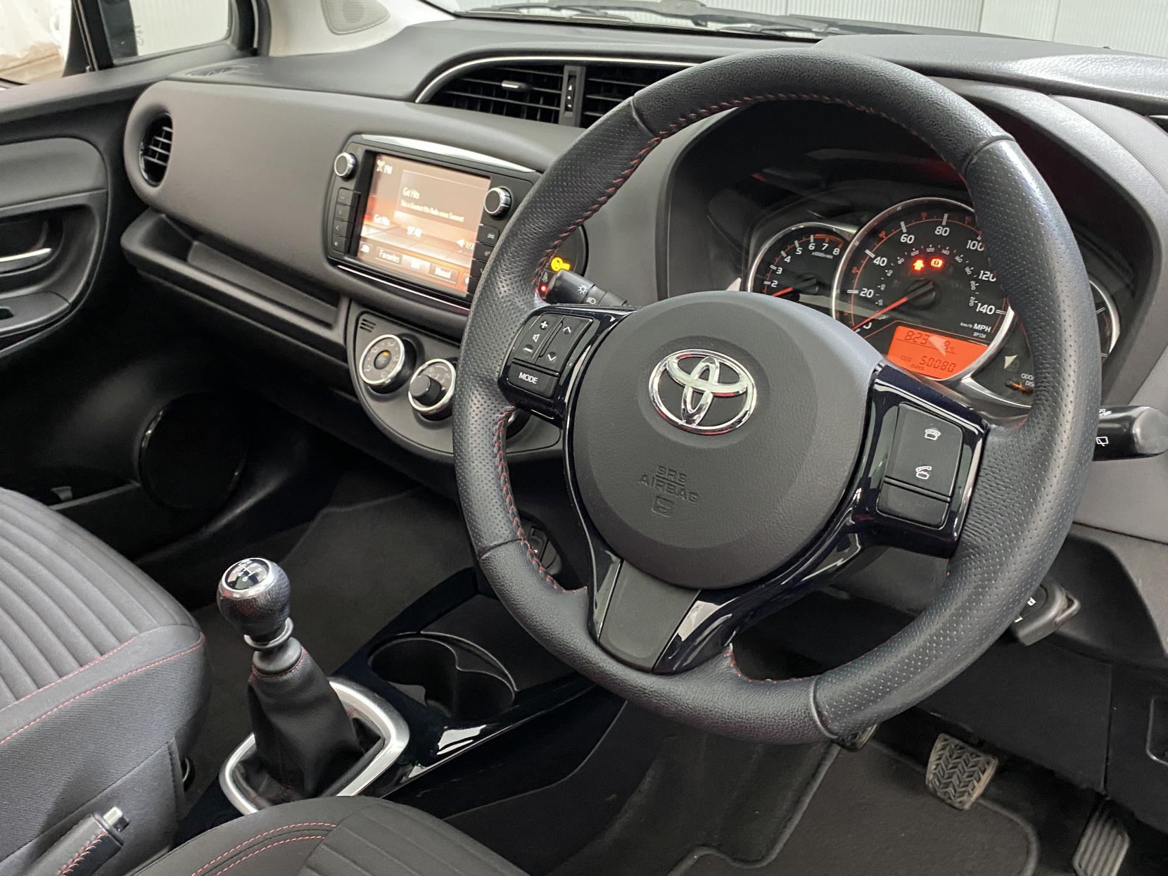 Toyota Yaris 1.33 Dual VVT-i Sport Hatchback 5dr Petrol Manual Euro 5 Euro 5 (99 ps)
