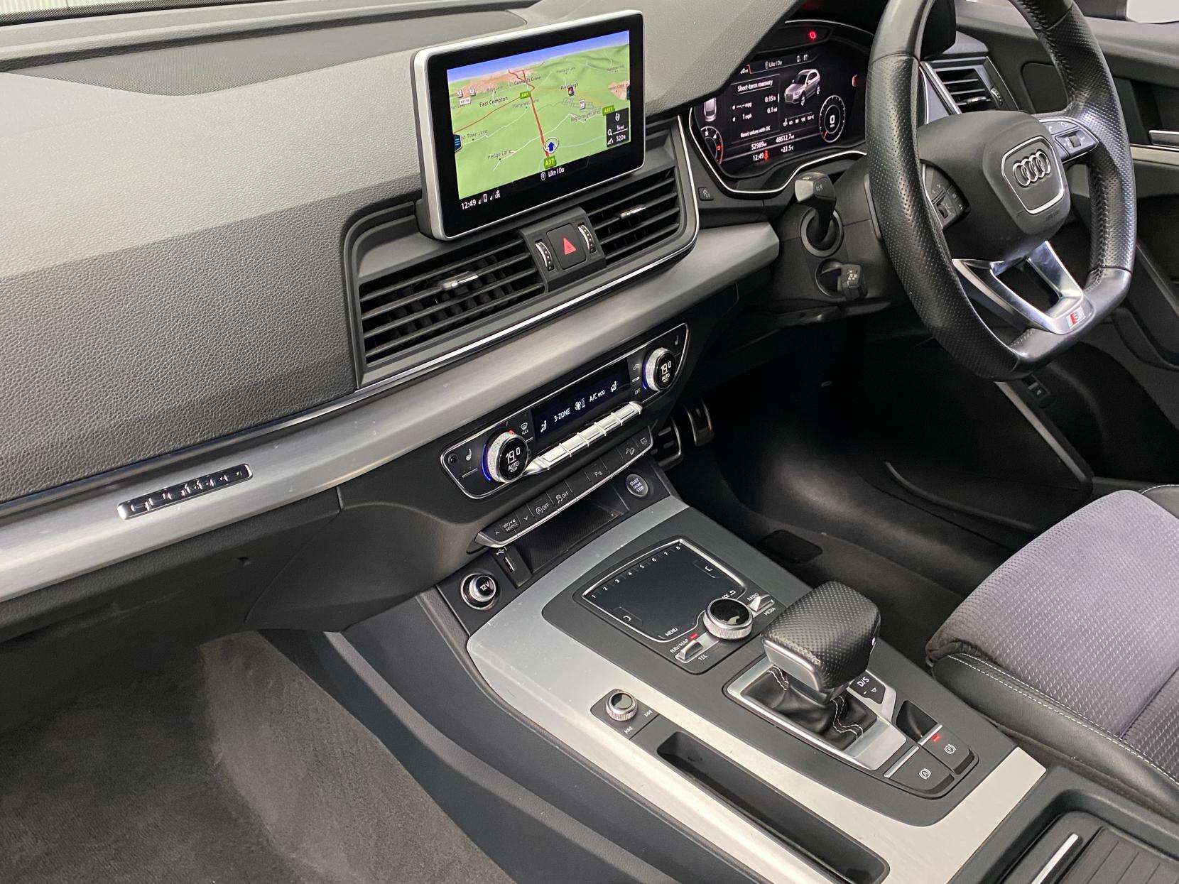 Audi Q5 2.0 TDI 40 S line SUV 5dr Diesel S Tronic quattro Euro 6 (s/s) (190 ps)