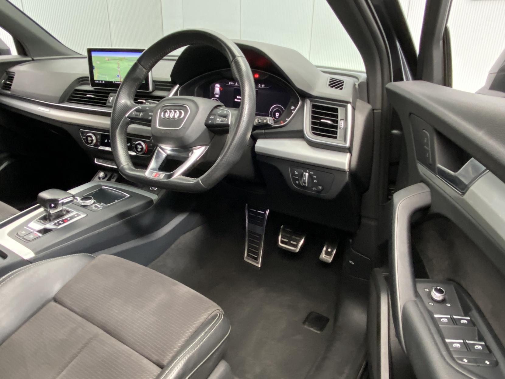 Audi Q5 2.0 TDI 40 S line SUV 5dr Diesel S Tronic quattro Euro 6 (s/s) (190 ps)
