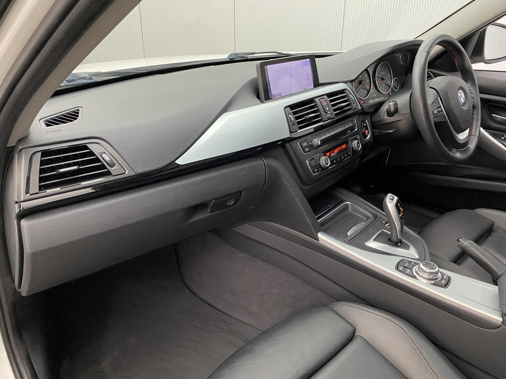 BMW 3 Series 2.0 320d BluePerformance SE Touring 5dr Diesel Auto Euro 6 (s/s) (184 ps)