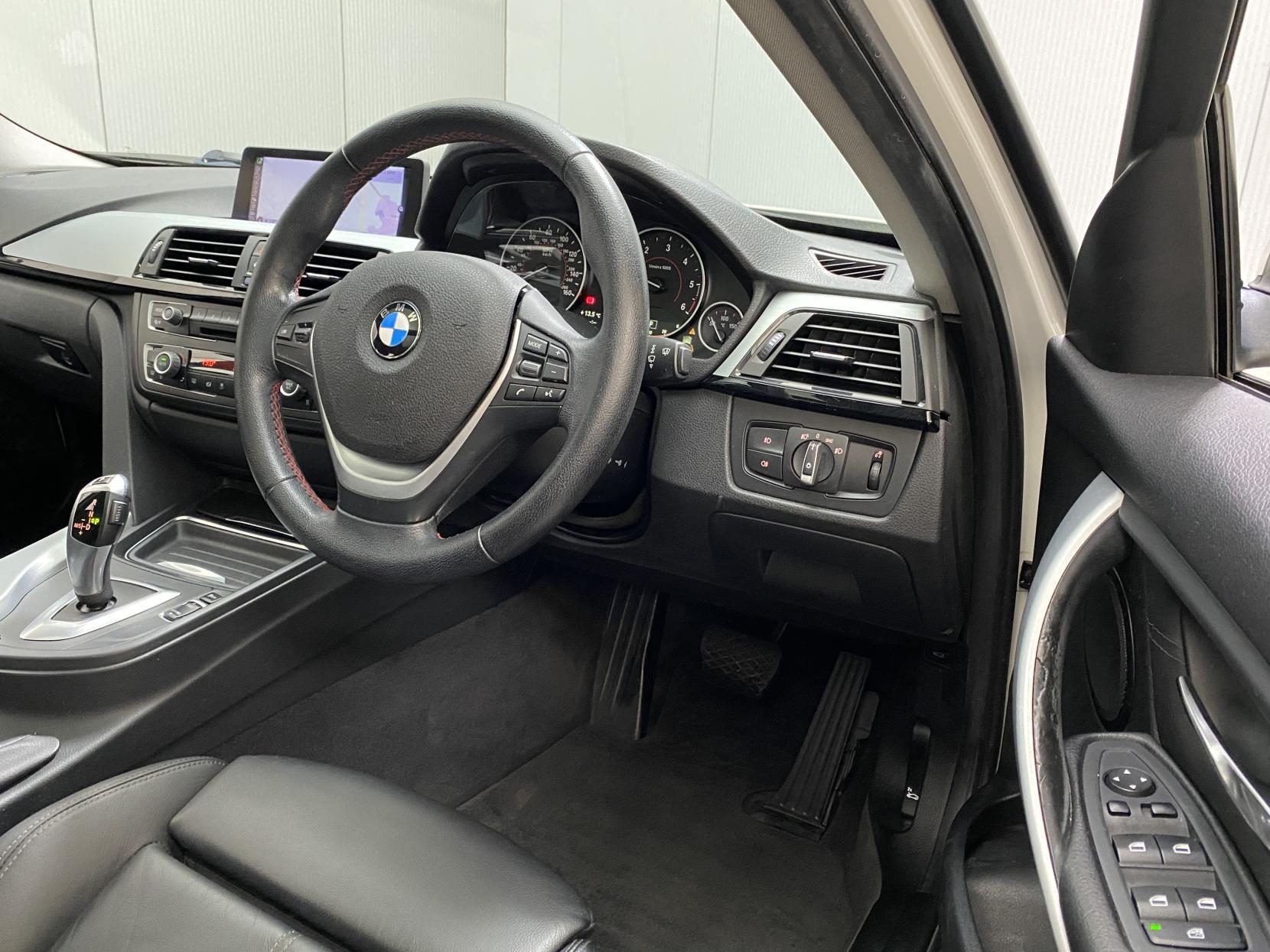 BMW 3 Series 2.0 320d BluePerformance SE Touring 5dr Diesel Auto Euro 6 (s/s) (184 ps)