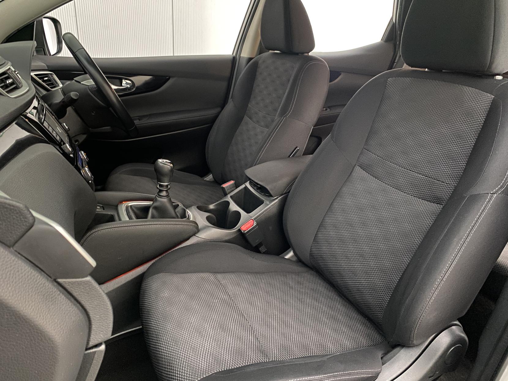 Nissan Qashqai 1.5 dCi N-Connecta SUV 5dr Diesel Manual 2WD Euro 6 (s/s) (110 ps)