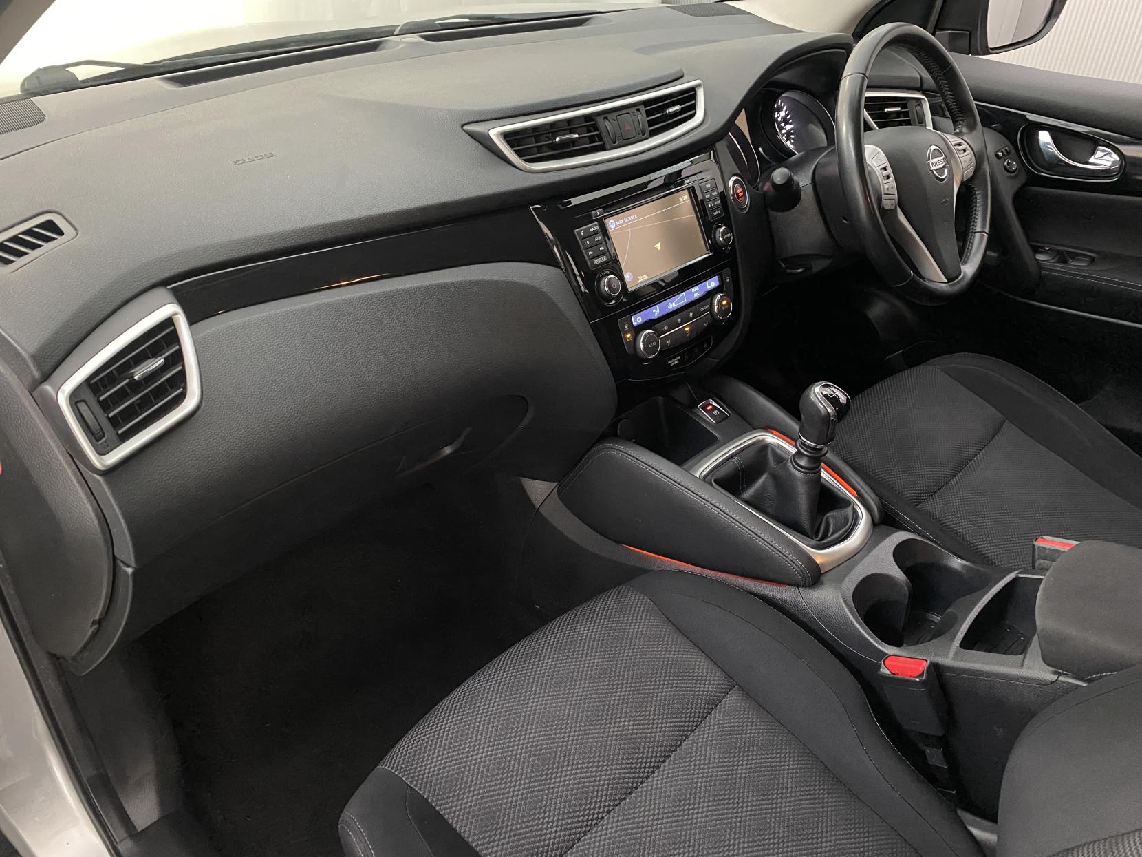 Nissan Qashqai 1.5 dCi N-Connecta SUV 5dr Diesel Manual 2WD Euro 6 (s/s) (110 ps)