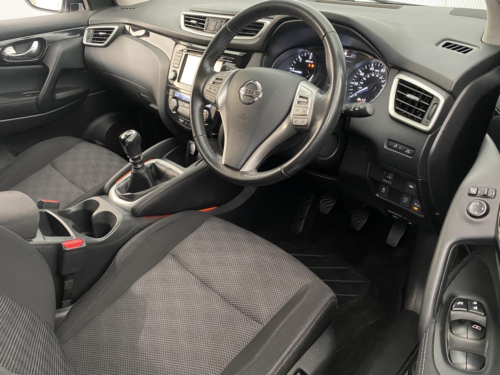 Nissan Qashqai 1.5 dCi N-Connecta SUV 5dr Diesel Manual 2WD Euro 6 (s/s) (110 ps)