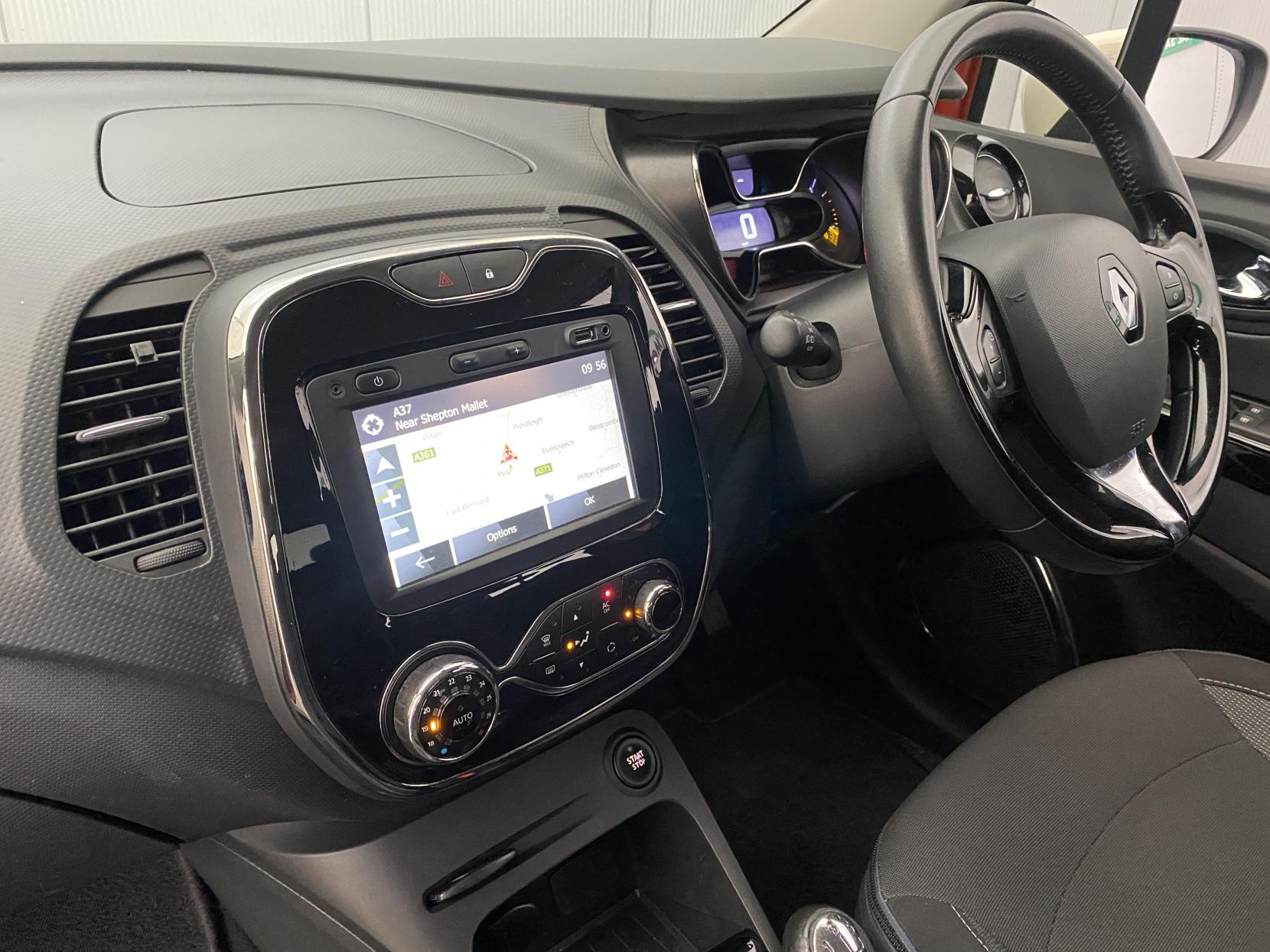 Renault Captur 1.5 dCi ENERGY Dynamique S MediaNav SUV 5dr Diesel Manual Euro 5 (s/s) (90 ps)