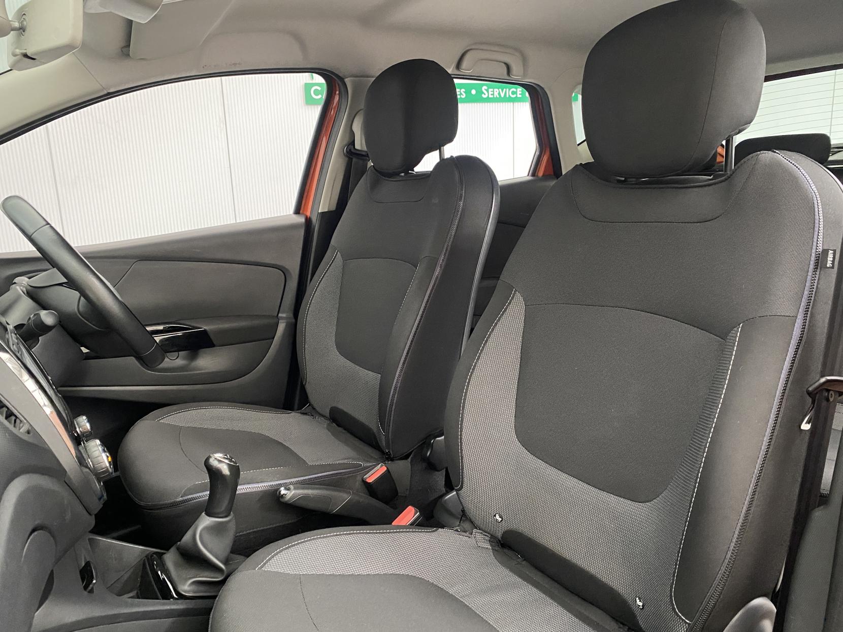 Renault Captur 1.5 dCi ENERGY Dynamique S MediaNav SUV 5dr Diesel Manual Euro 5 (s/s) (90 ps)