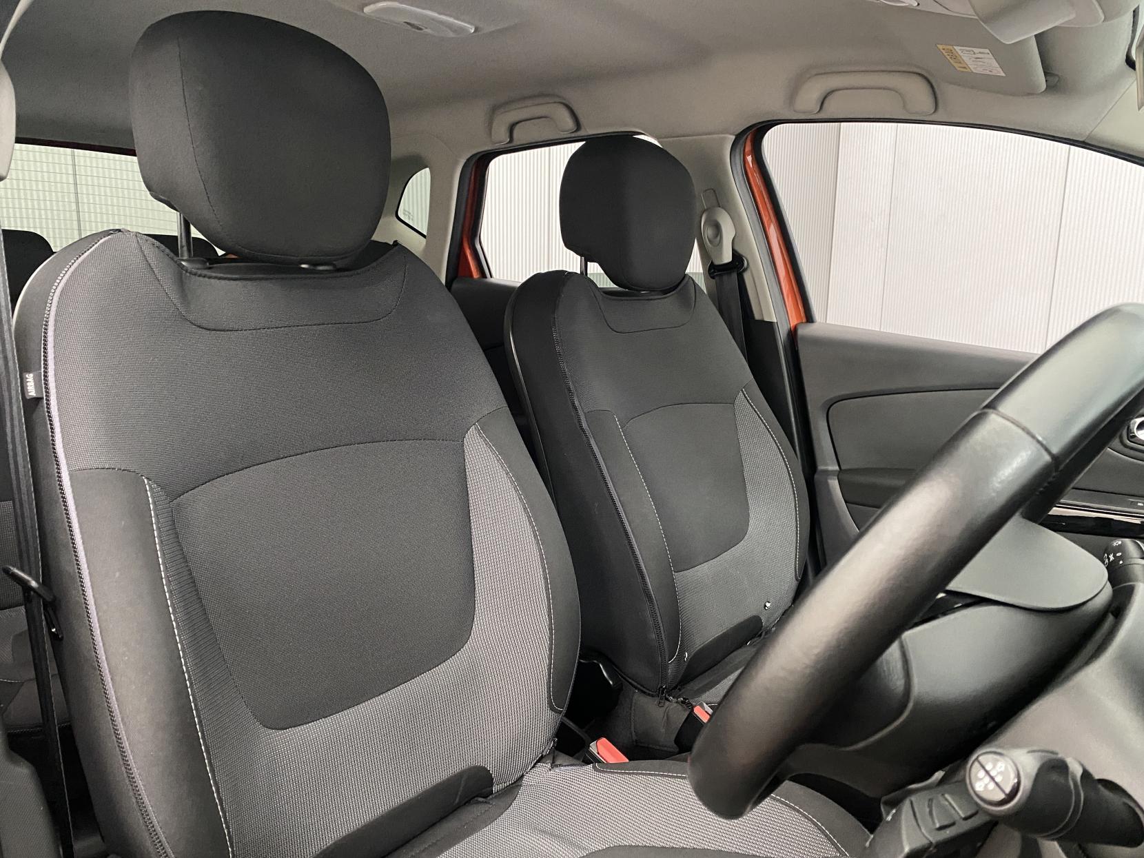Renault Captur 1.5 dCi ENERGY Dynamique S MediaNav SUV 5dr Diesel Manual Euro 5 (s/s) (90 ps)