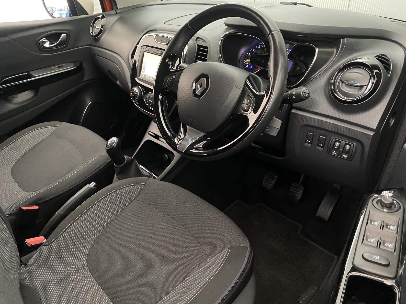 Renault Captur 1.5 dCi ENERGY Dynamique S MediaNav SUV 5dr Diesel Manual Euro 5 (s/s) (90 ps)
