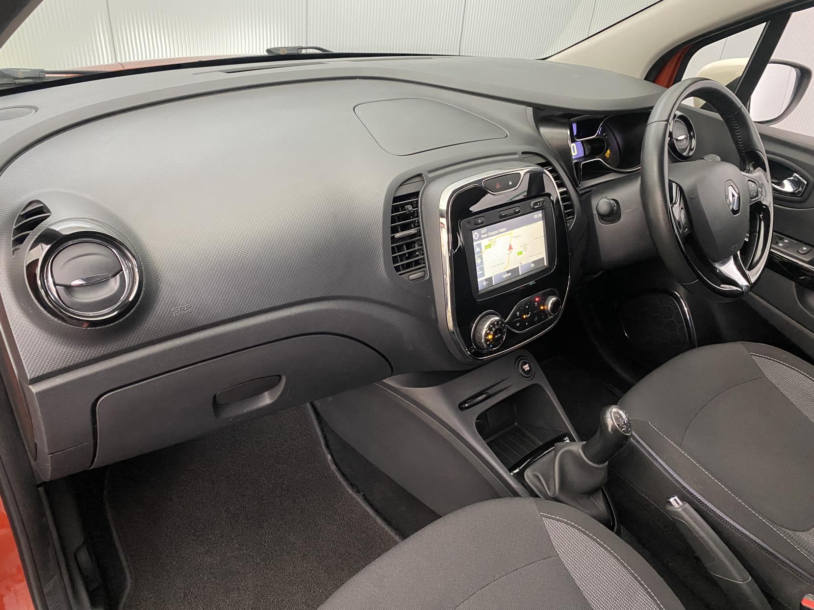 Renault Captur 1.5 dCi ENERGY Dynamique S MediaNav SUV 5dr Diesel Manual Euro 5 (s/s) (90 ps)