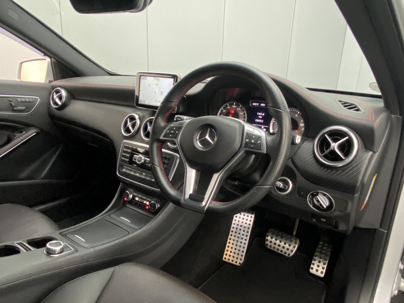 Mercedes-Benz A Class 1.6 A180 BlueEfficiency Sport Hatchback 5dr Petrol 7G-DCT Euro 6 (s/s) (122 ps)