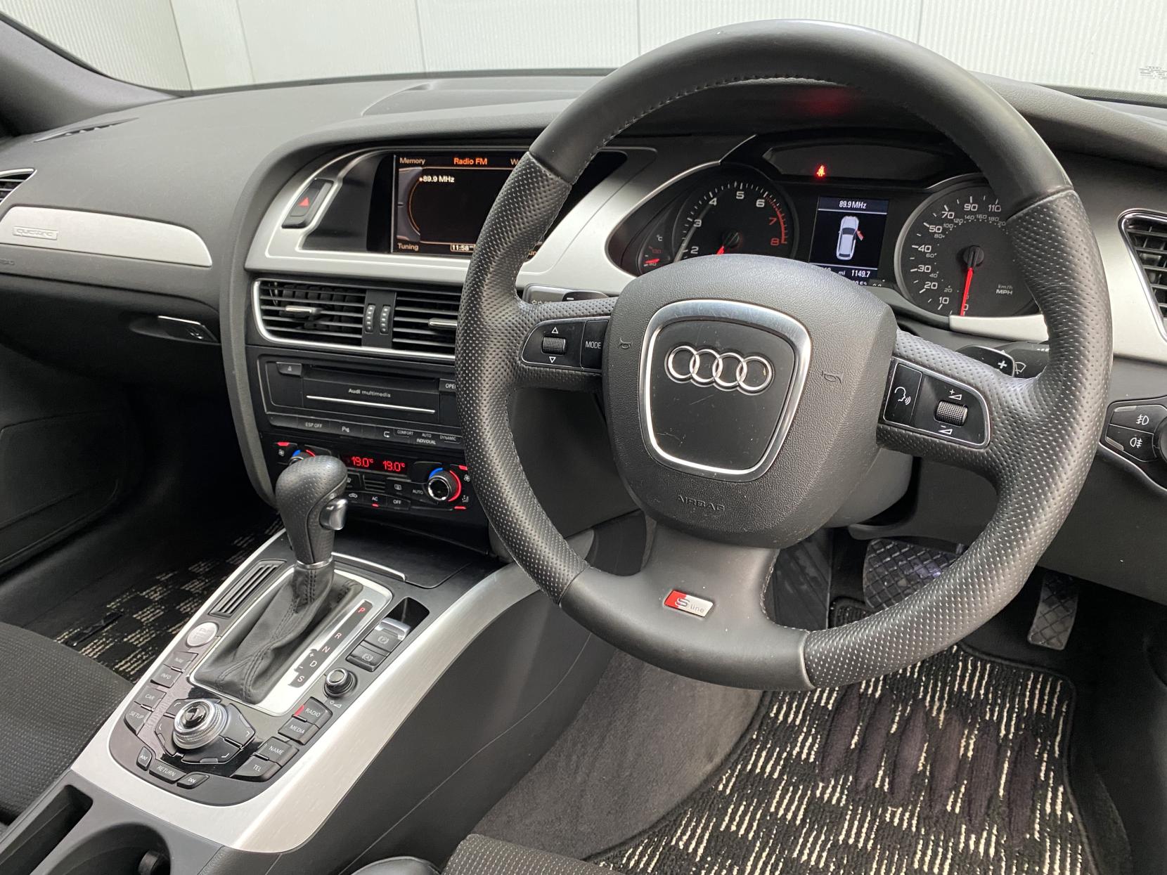 Audi A4 Avant 2.0 TFSI S line Estate 5dr Petrol S Tronic quattro Euro 5 (s/s) (211 ps)