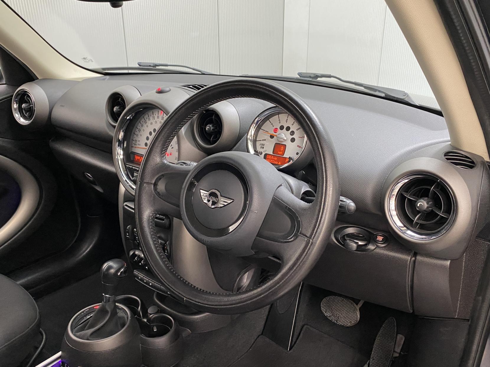 MINI Countryman 1.6 Cooper SUV 5dr Petrol Auto Euro 5 (122 ps)