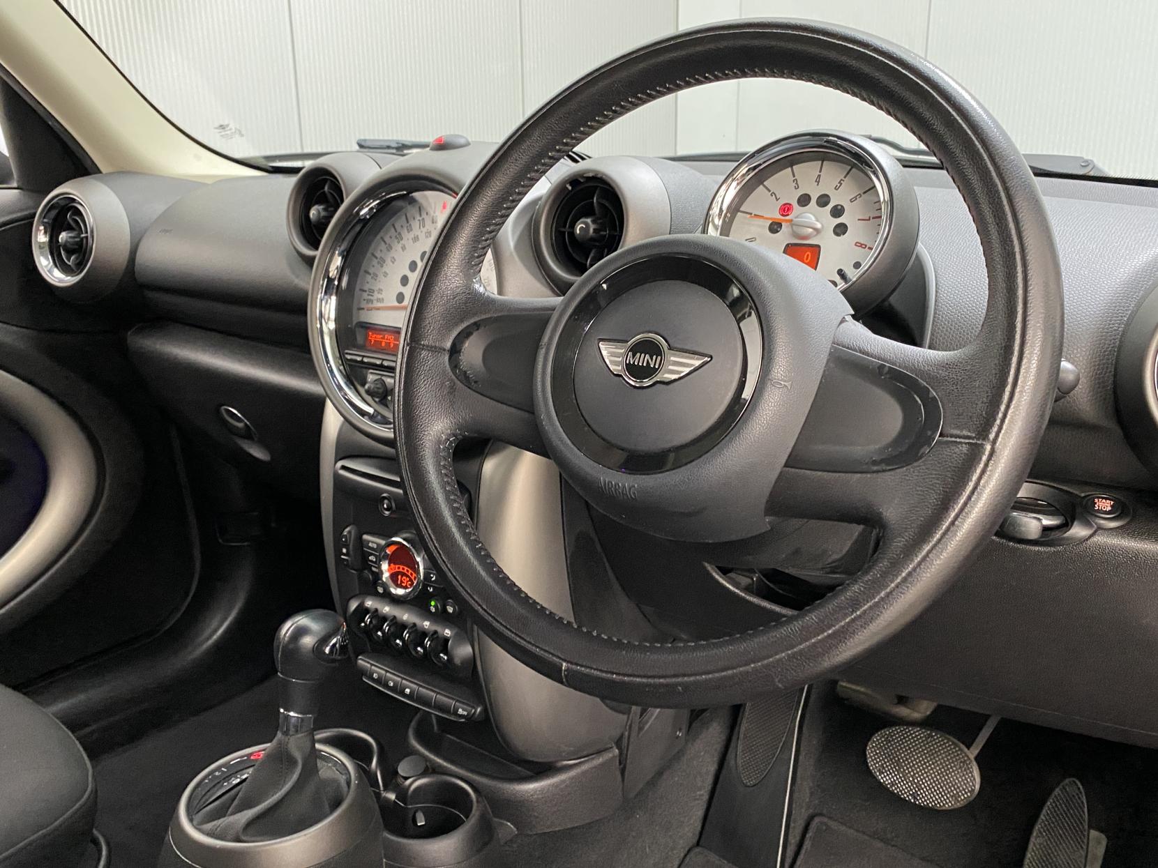 MINI Countryman 1.6 Cooper SUV 5dr Petrol Auto Euro 5 (122 ps)
