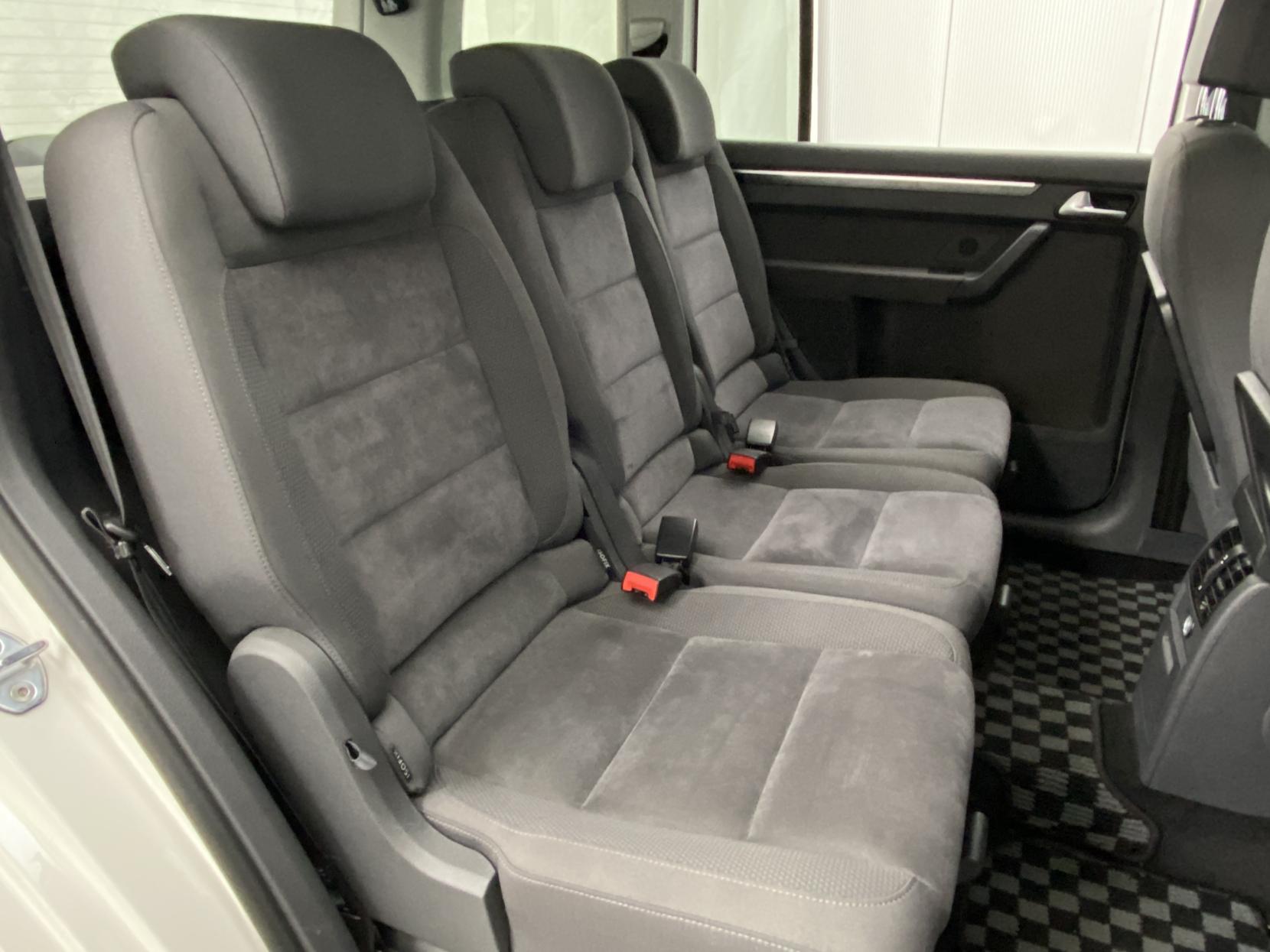 Volkswagen Touran 1.4 TSI SE MPV 5dr Petrol DSG Euro 5 (140 ps)