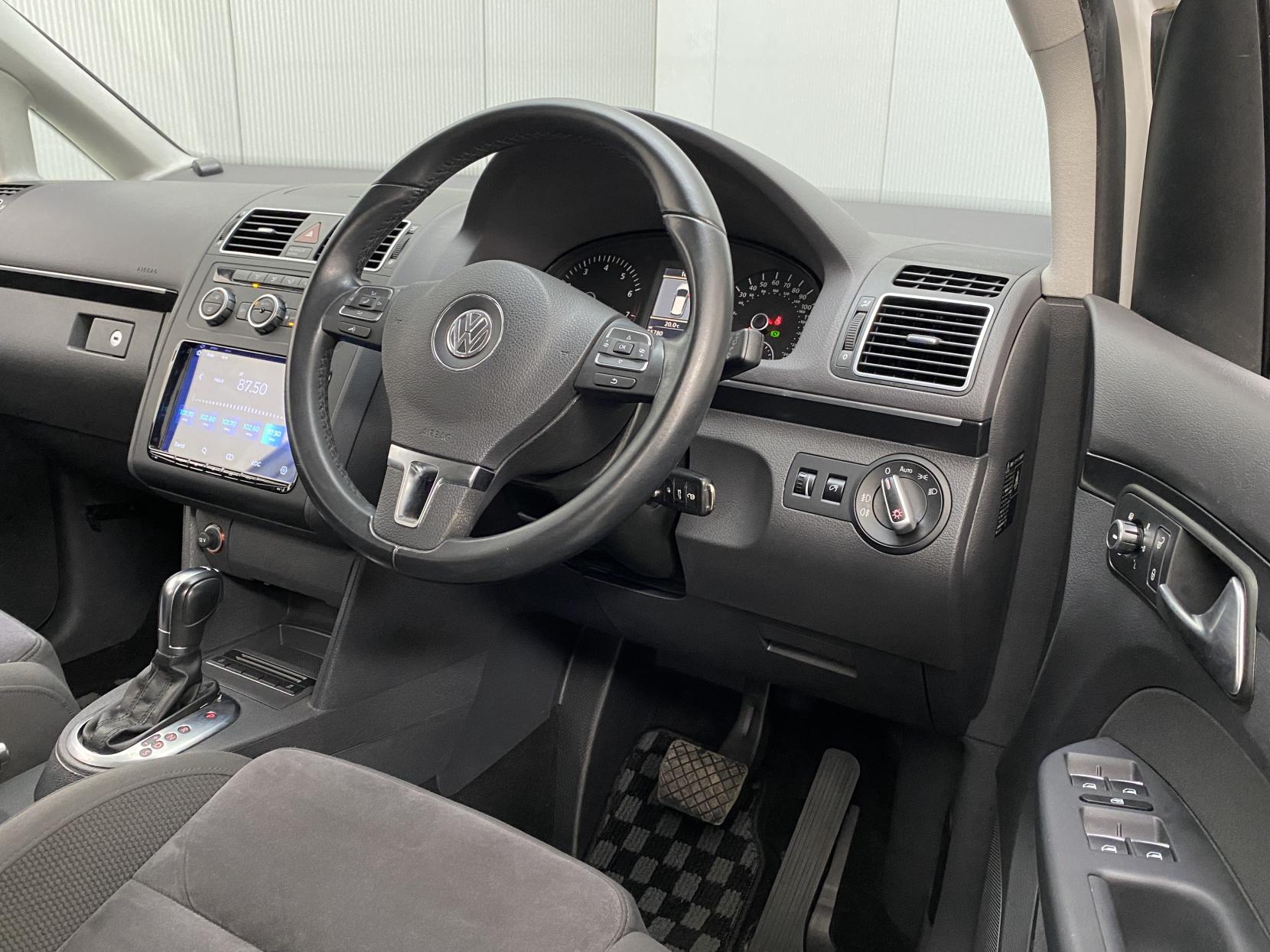 Volkswagen Touran 1.4 TSI SE MPV 5dr Petrol DSG Euro 5 (140 ps)