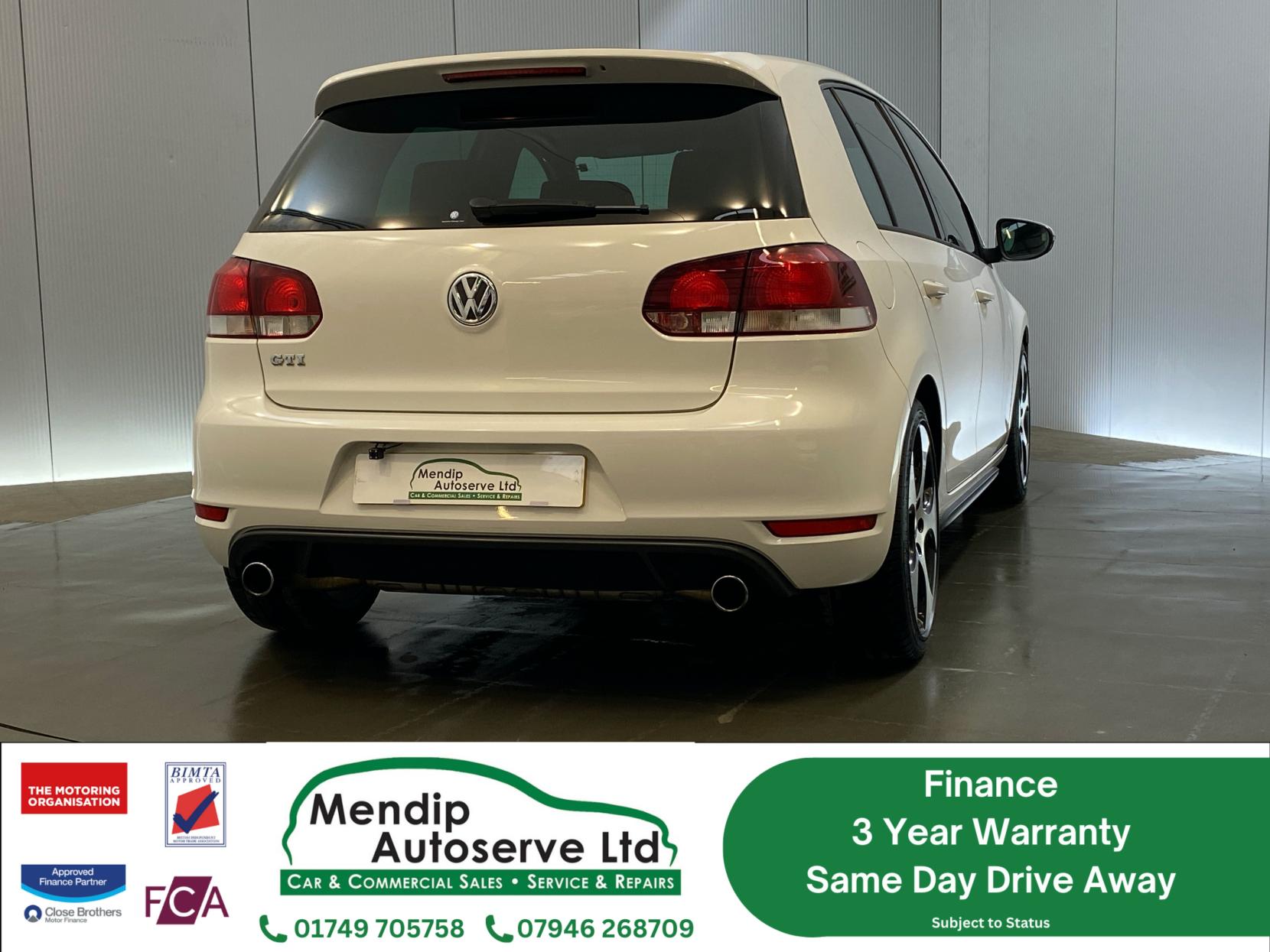 Volkswagen Golf 2.0 TSI GTI Hatchback 5dr Petrol DSG Euro 5 (210 ps)