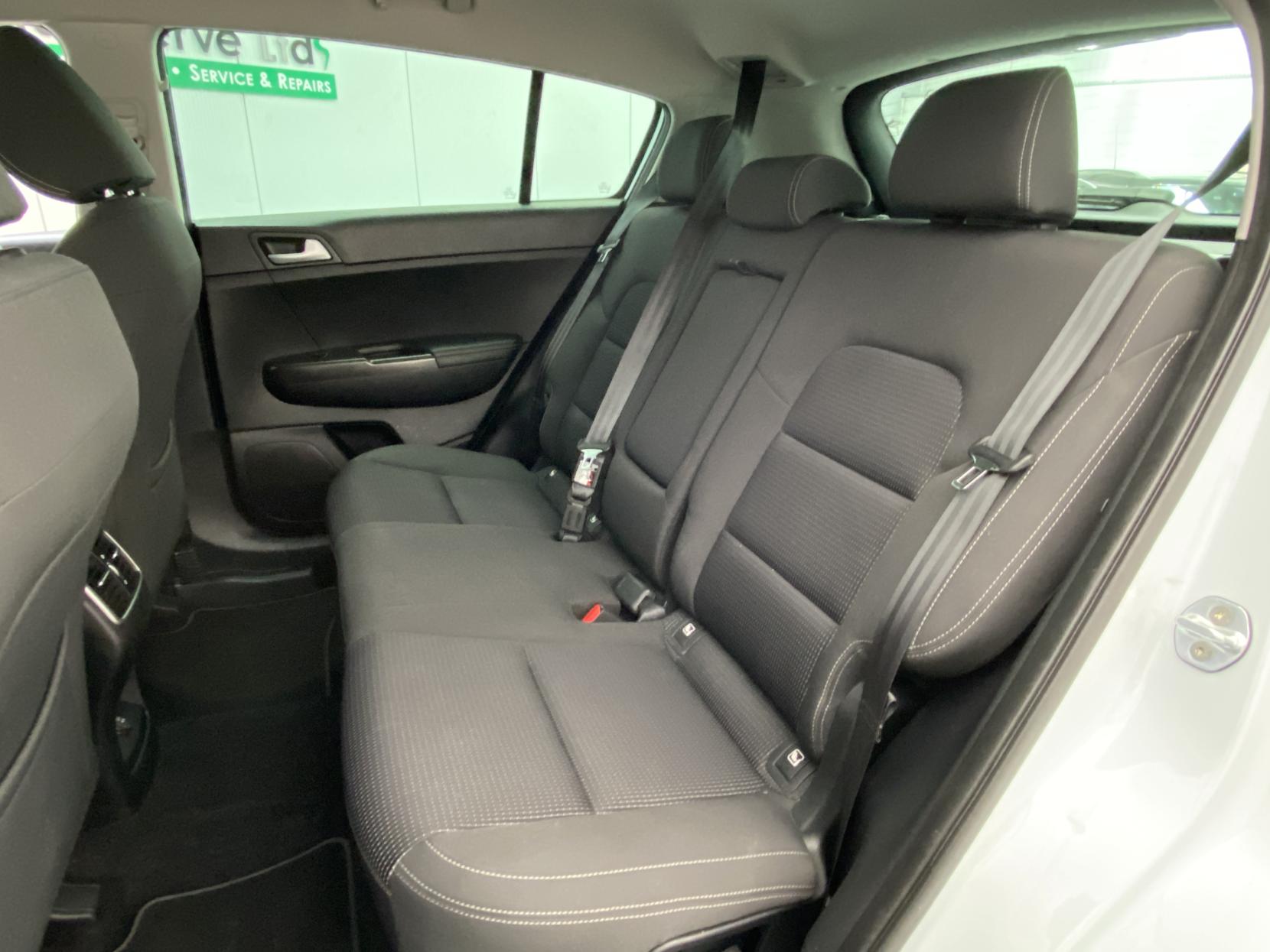 Kia Sportage 1.7 CRDi 2 SUV 5dr Diesel Manual Euro 6 (s/s) (114 bhp)