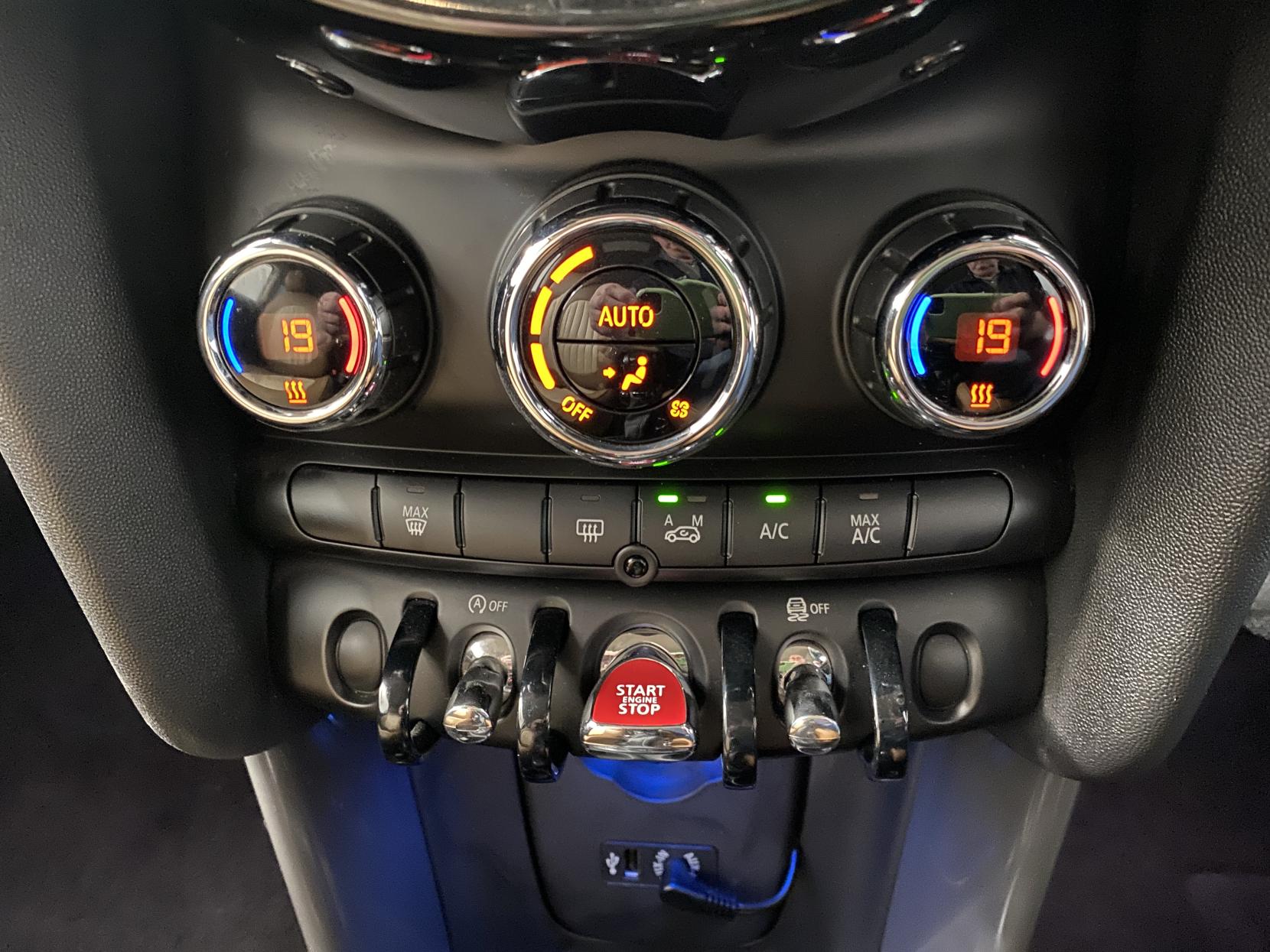 MINI Hatch 1.5 Cooper Hatchback 3dr Petrol Auto Euro 6 (s/s) (136 ps)
